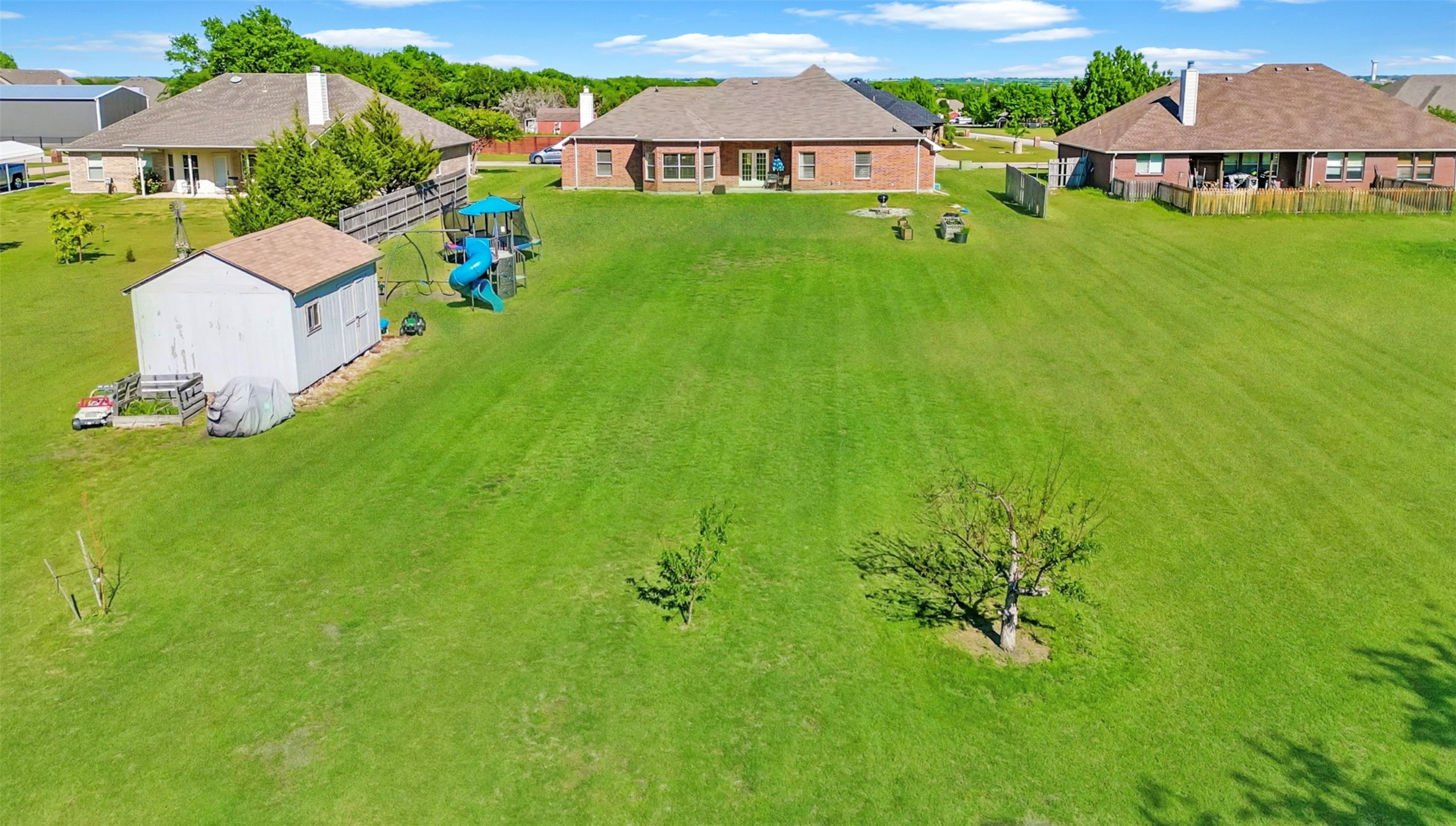 1015 Meadow Hill Drive Lavon TX 75166