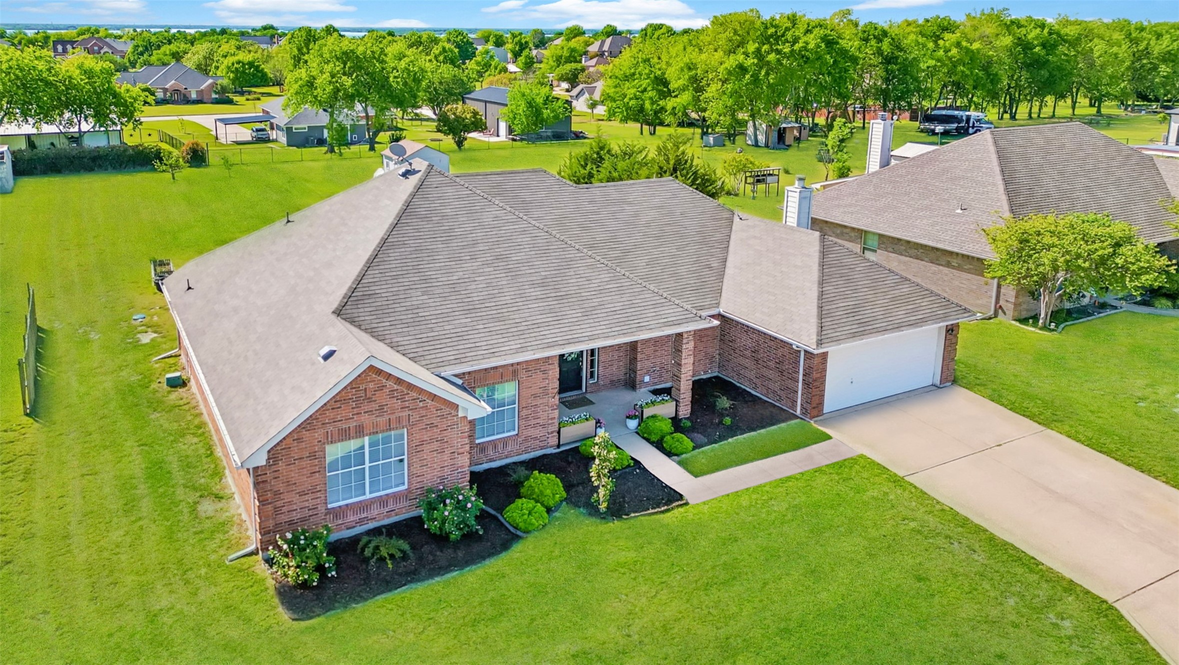 1015 Meadow Hill Drive Lavon TX 75166