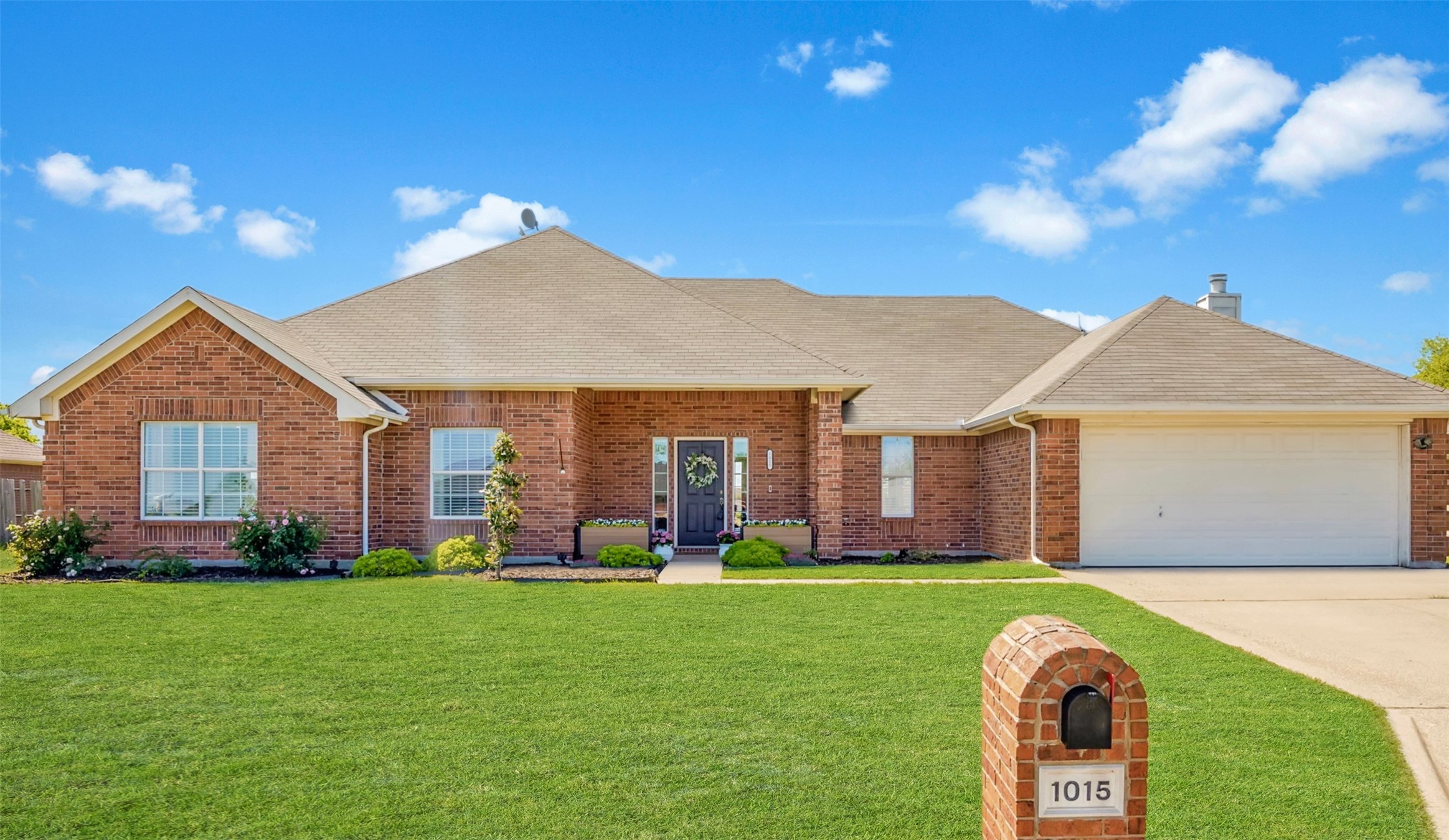 1015 Meadow Hill Drive Lavon TX 75166