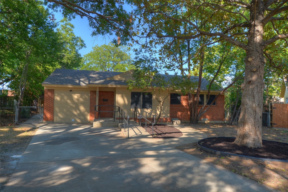 909 Lynda Lane Arlington TX 76013