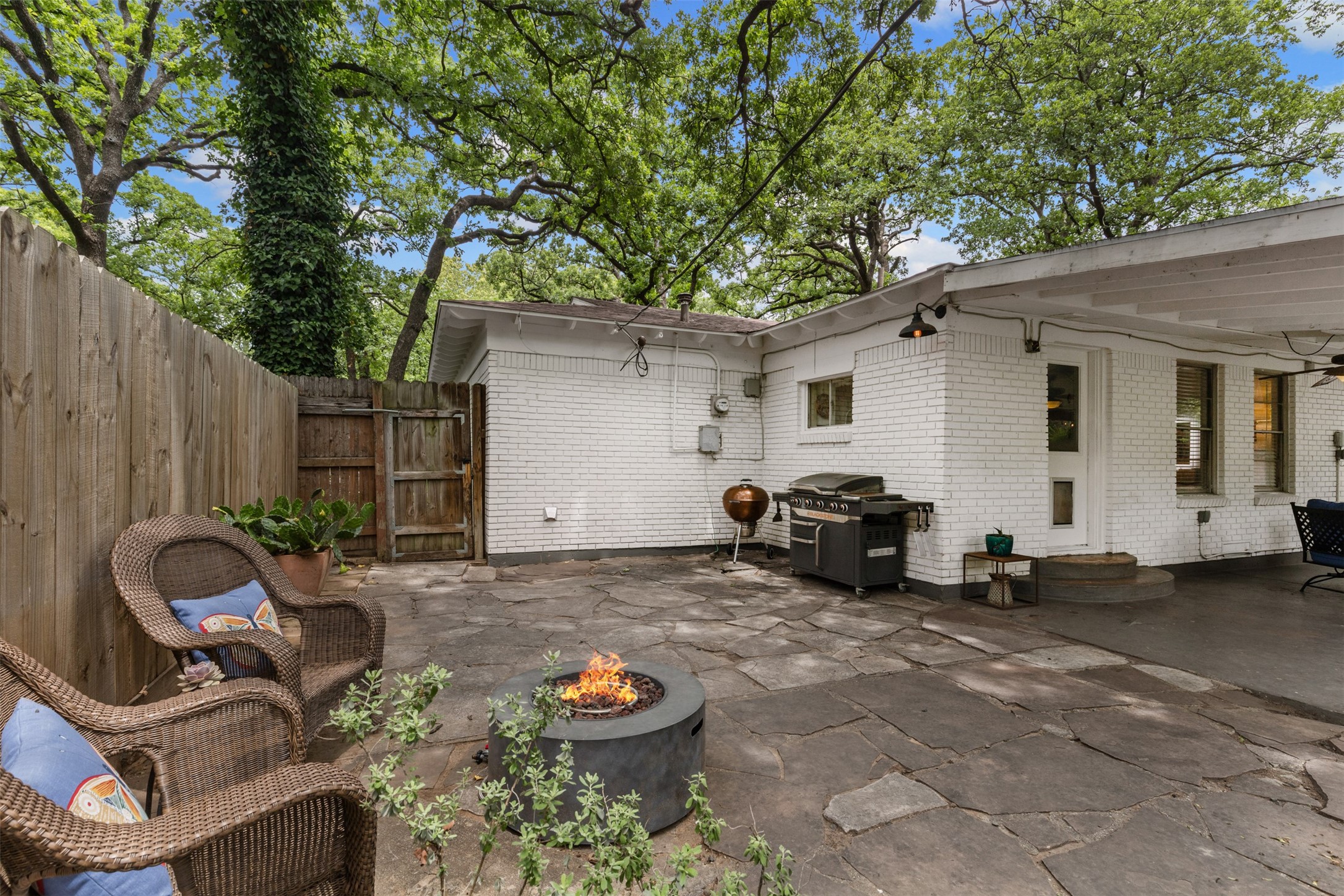 1404 Bluebonnet Trail Arlington TX 76013