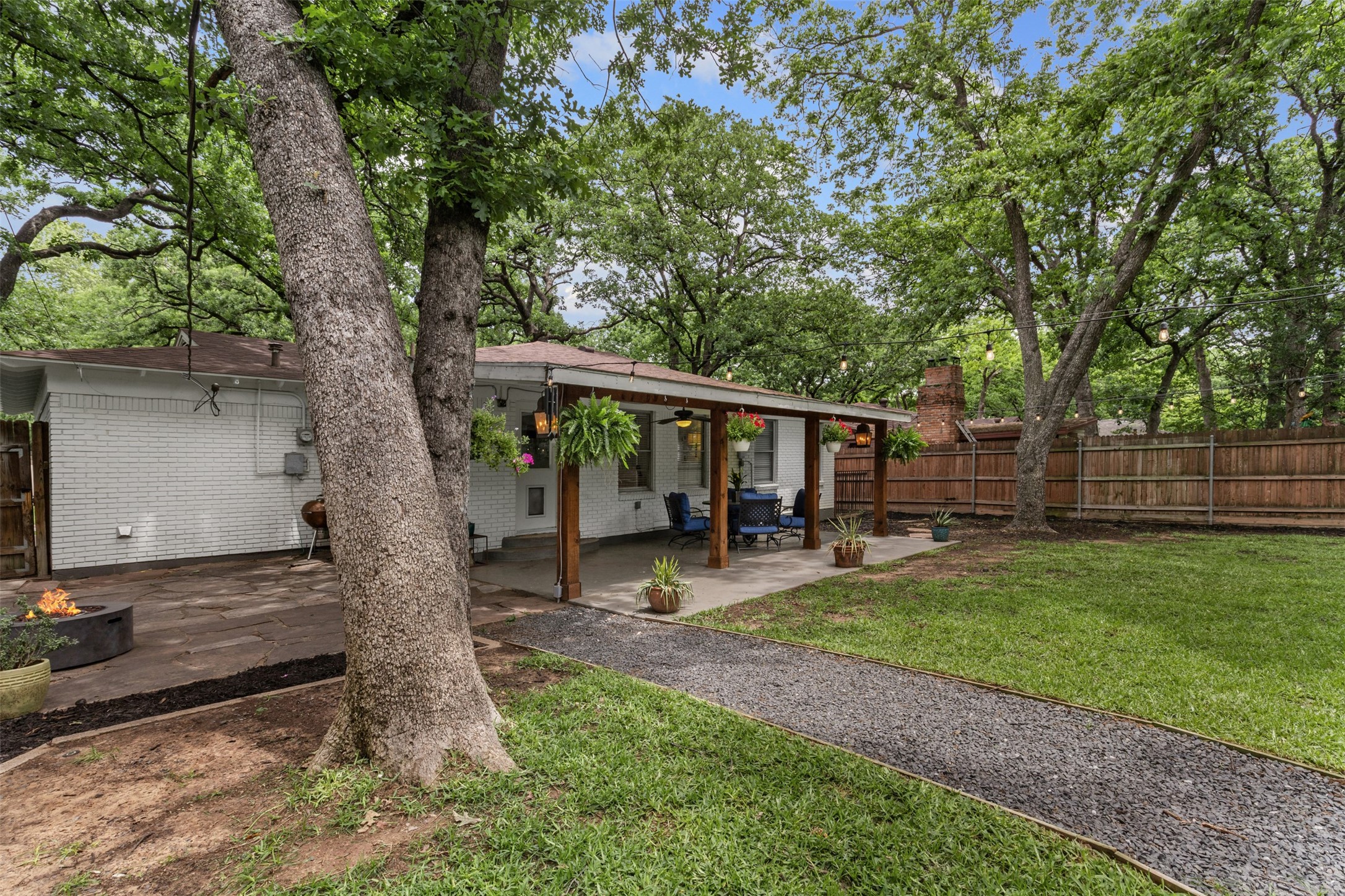 1404 Bluebonnet Trail Arlington TX 76013