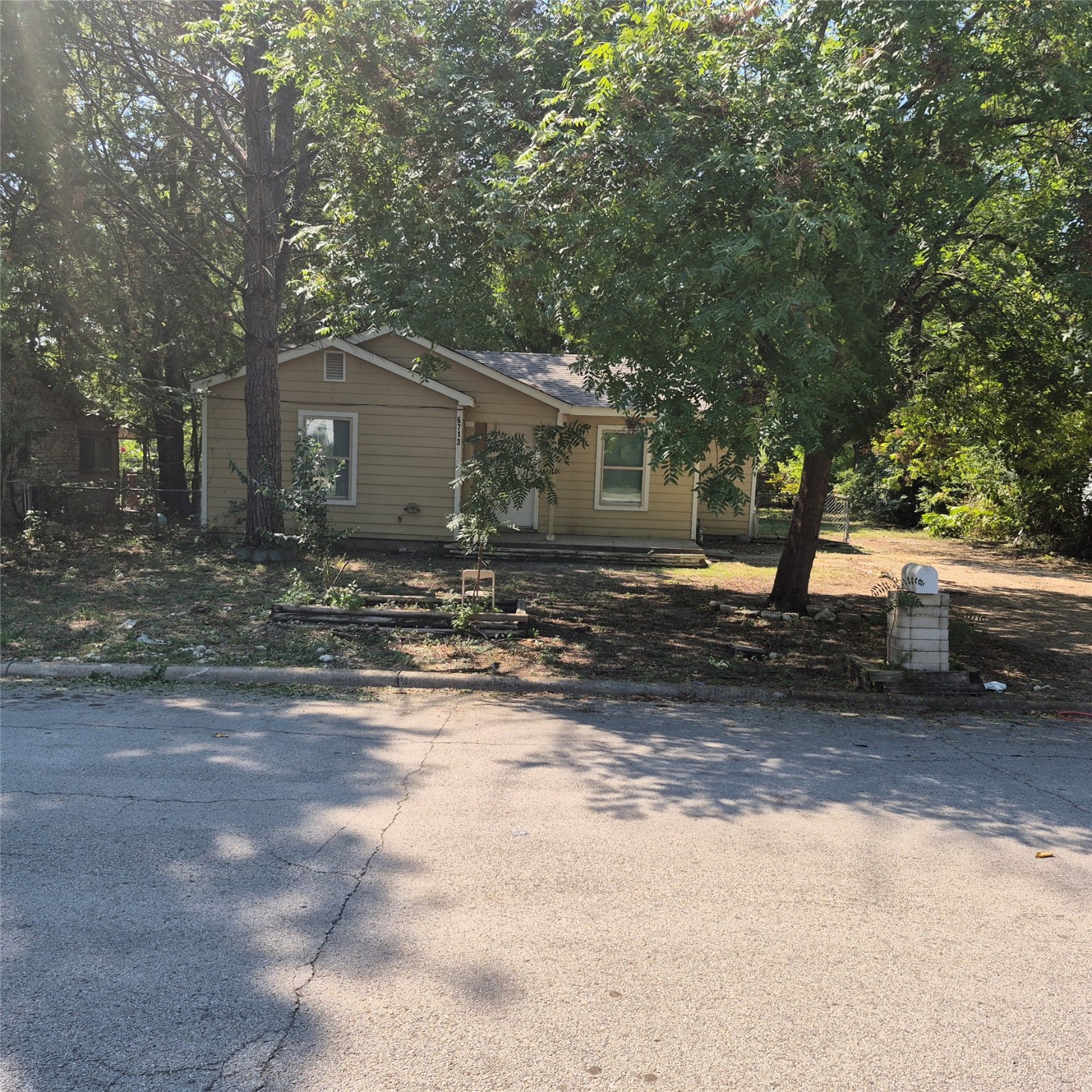 6713 Lakeside Drive Lake Worth TX 76135