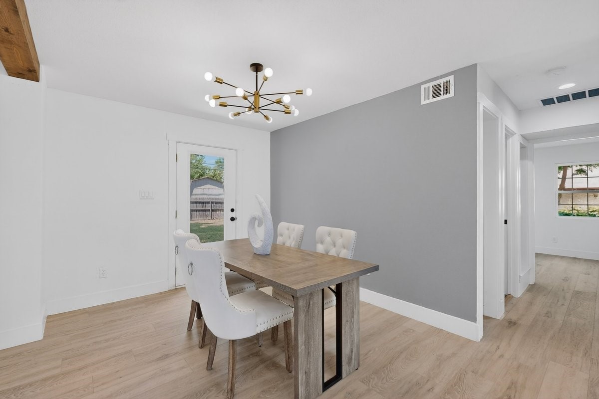 1703 Foster Drive Arlington TX 76012