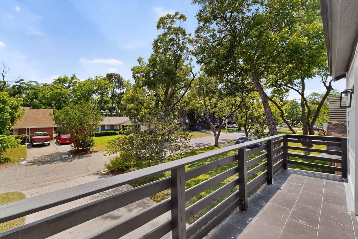 1703 Foster Drive Arlington TX 76012