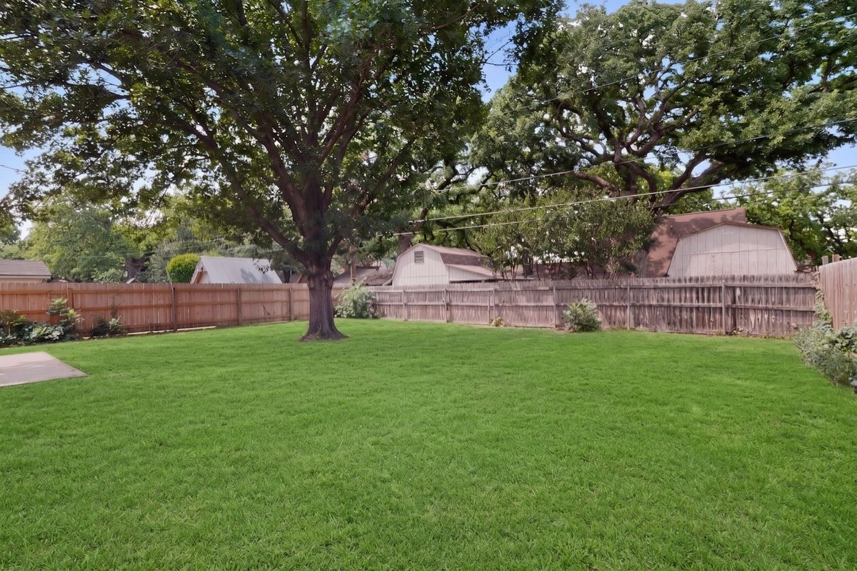 1703 Foster Drive Arlington TX 76012