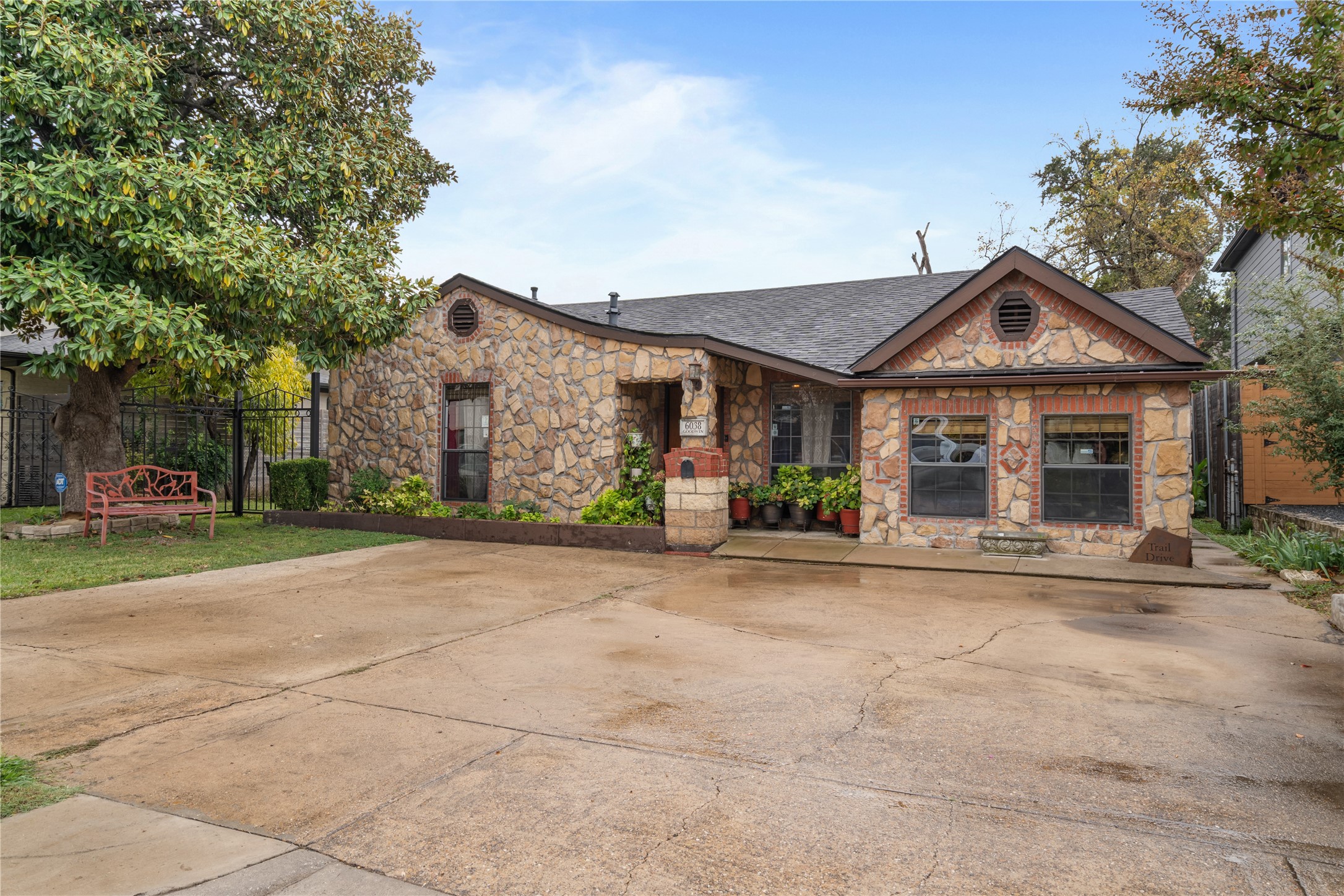 6038 Goodwin Avenue Dallas TX 75206