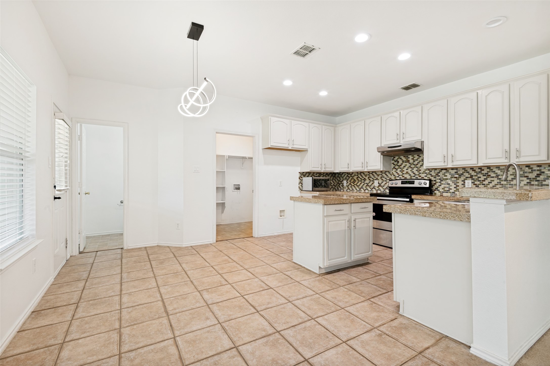 3231 Torio Grand Prairie TX 75054
