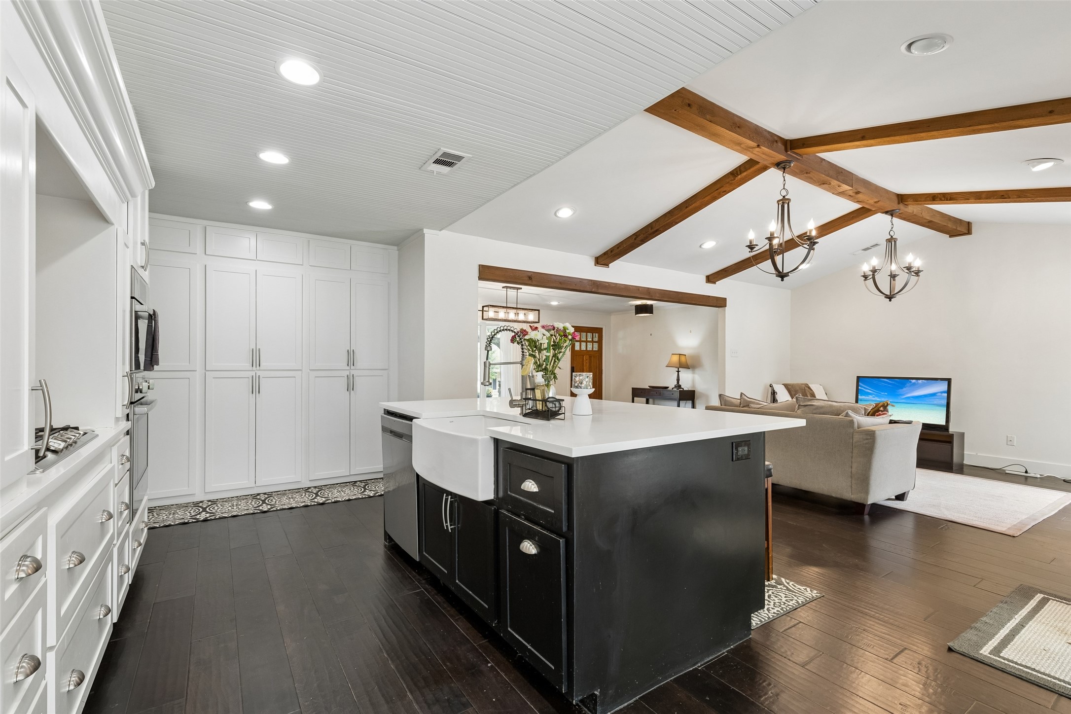 2808 Reedcroft Drive Farmers Branch TX 75234