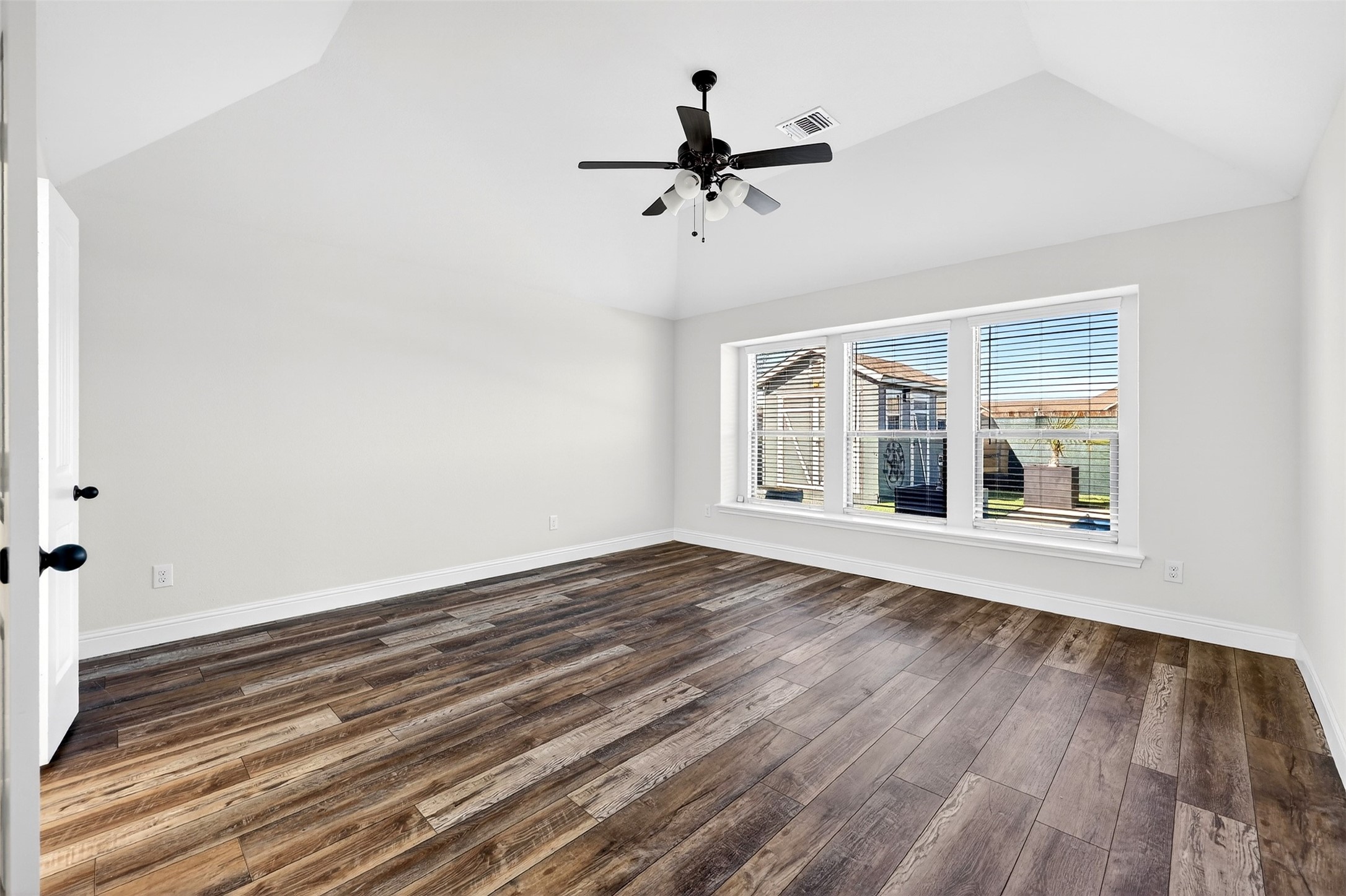1739 Riviera Drive Waxahachie TX 75165
