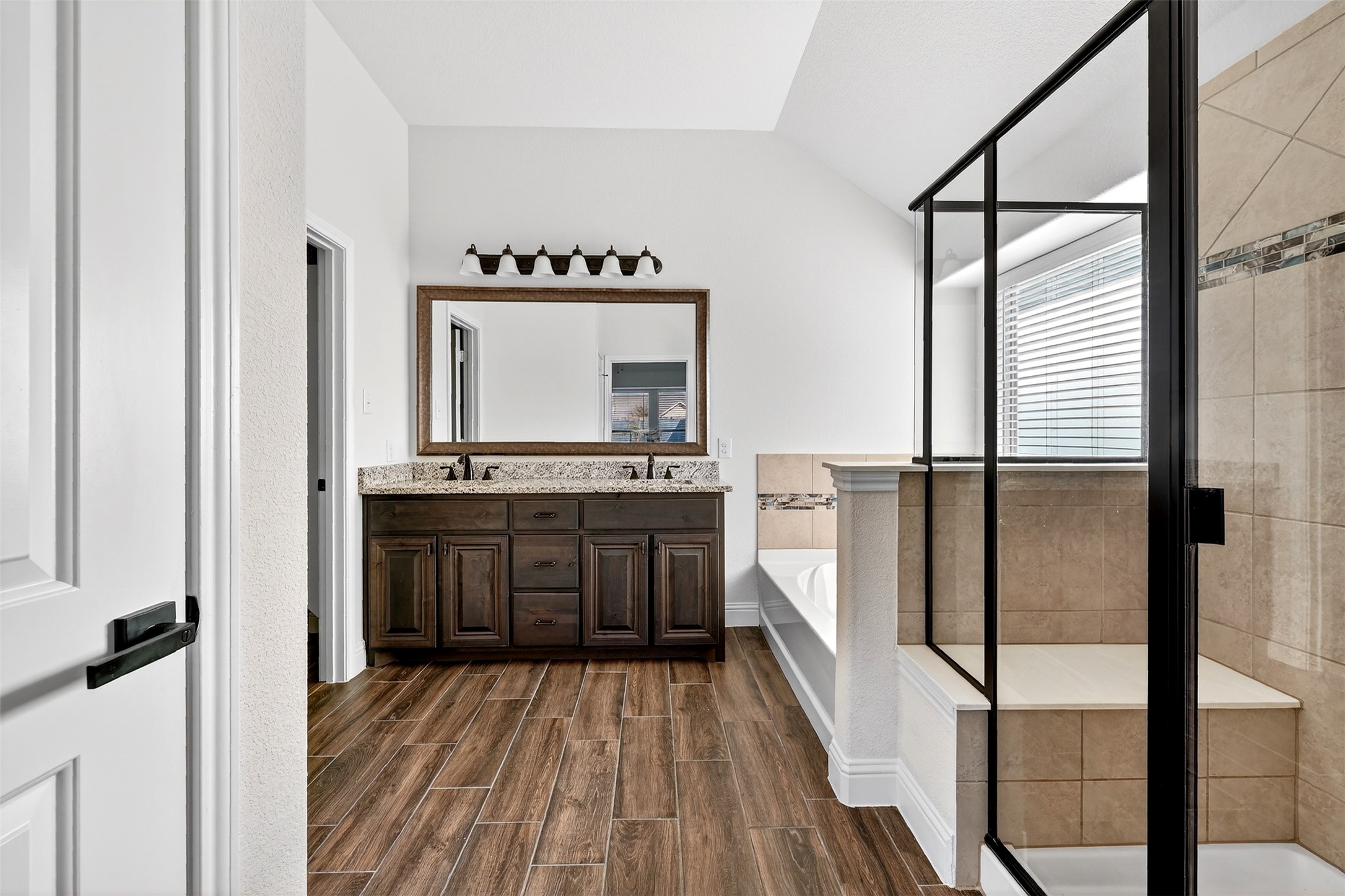 1739 Riviera Drive Waxahachie TX 75165