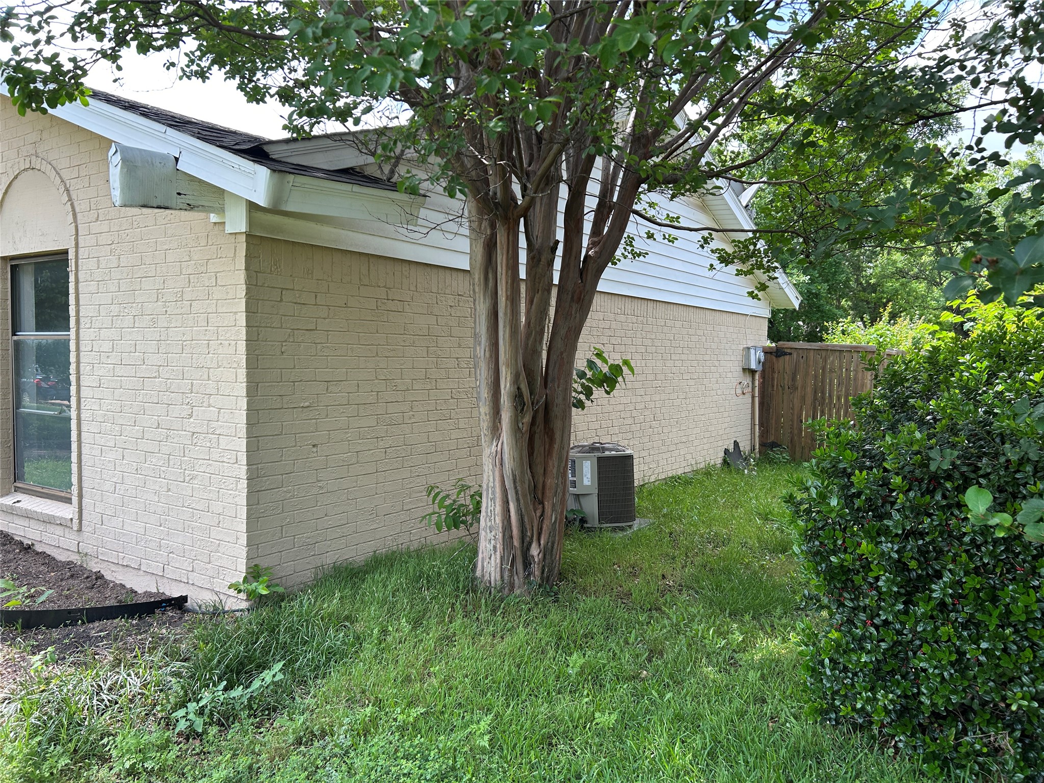 1033 Rockledge Drive Garland TX 75043