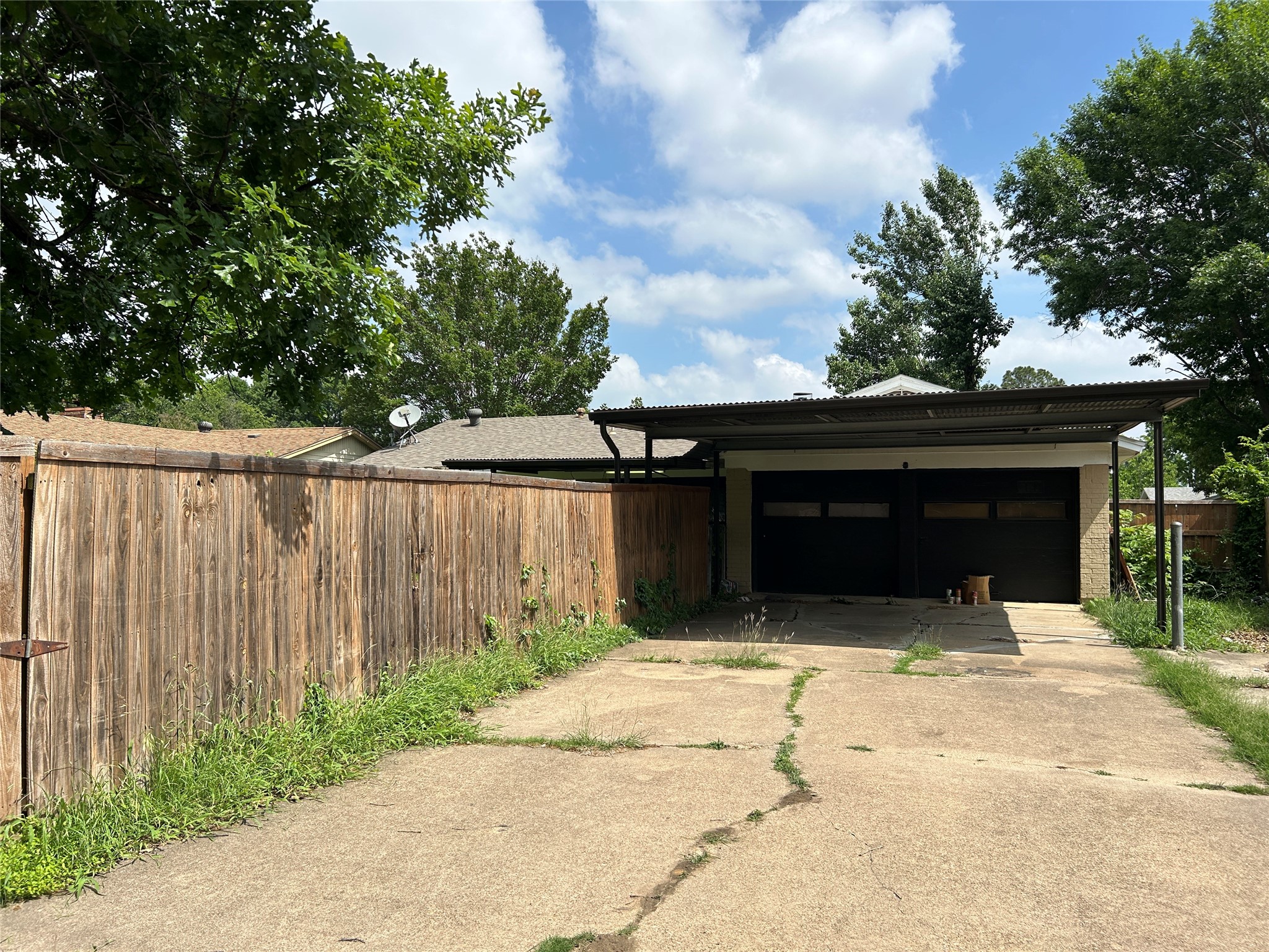 1033 Rockledge Drive Garland TX 75043