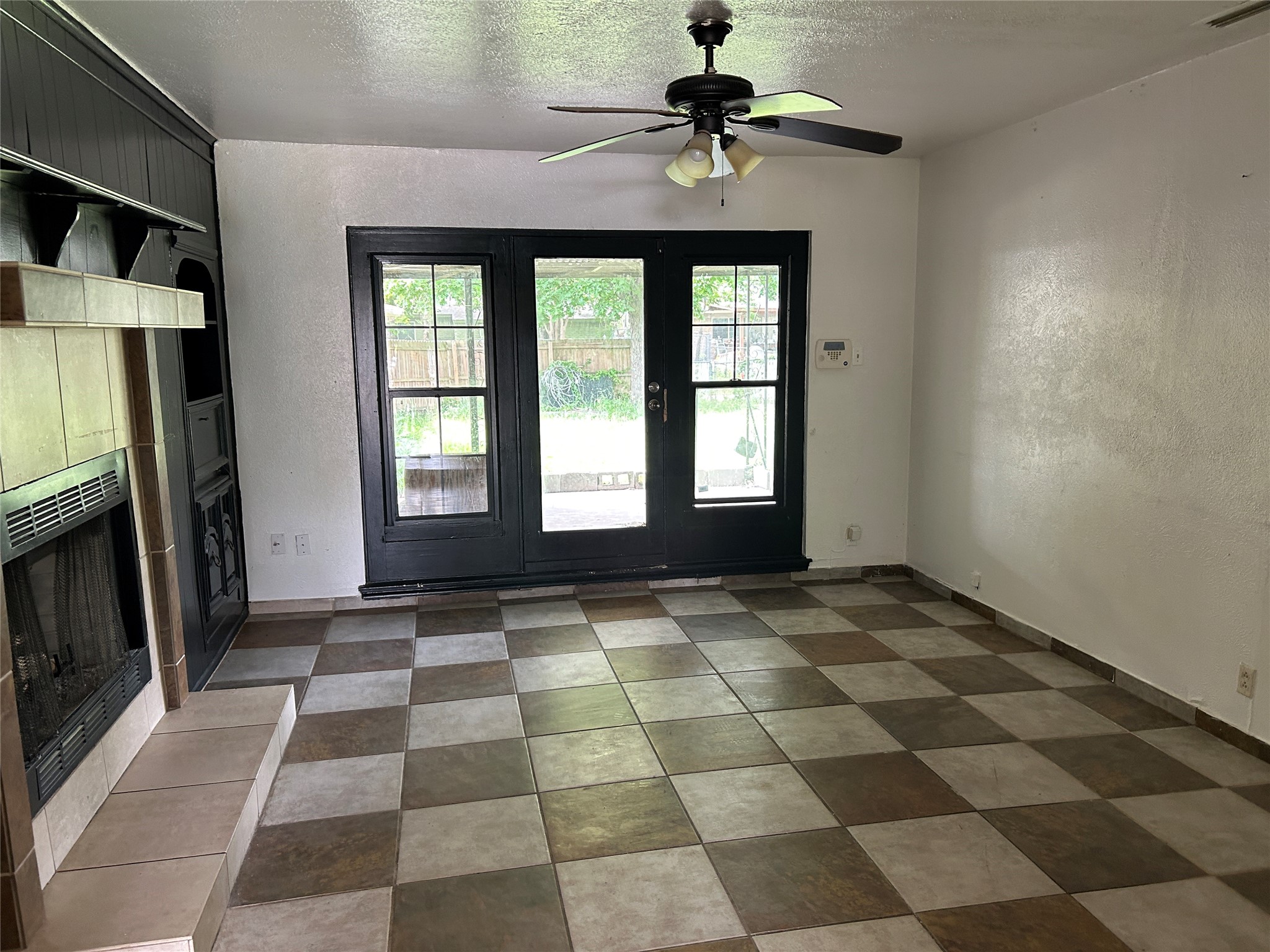 1033 Rockledge Drive Garland TX 75043