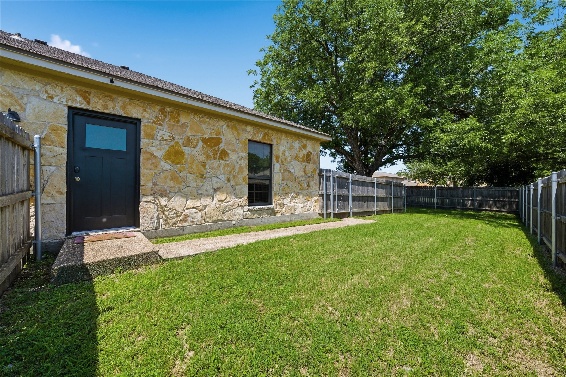 221 Gurley Lane Waco TX 76706
