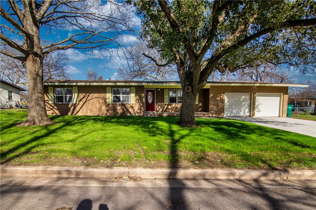 703 W Elizabeth Drive Robinson TX 76706