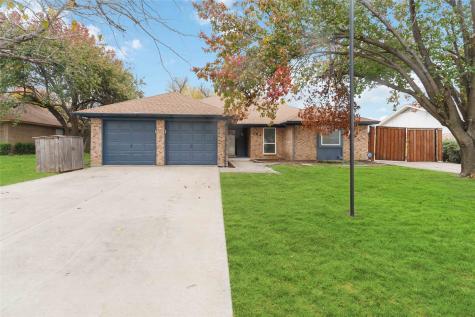 104 Amory Drive Benbrook TX 76126