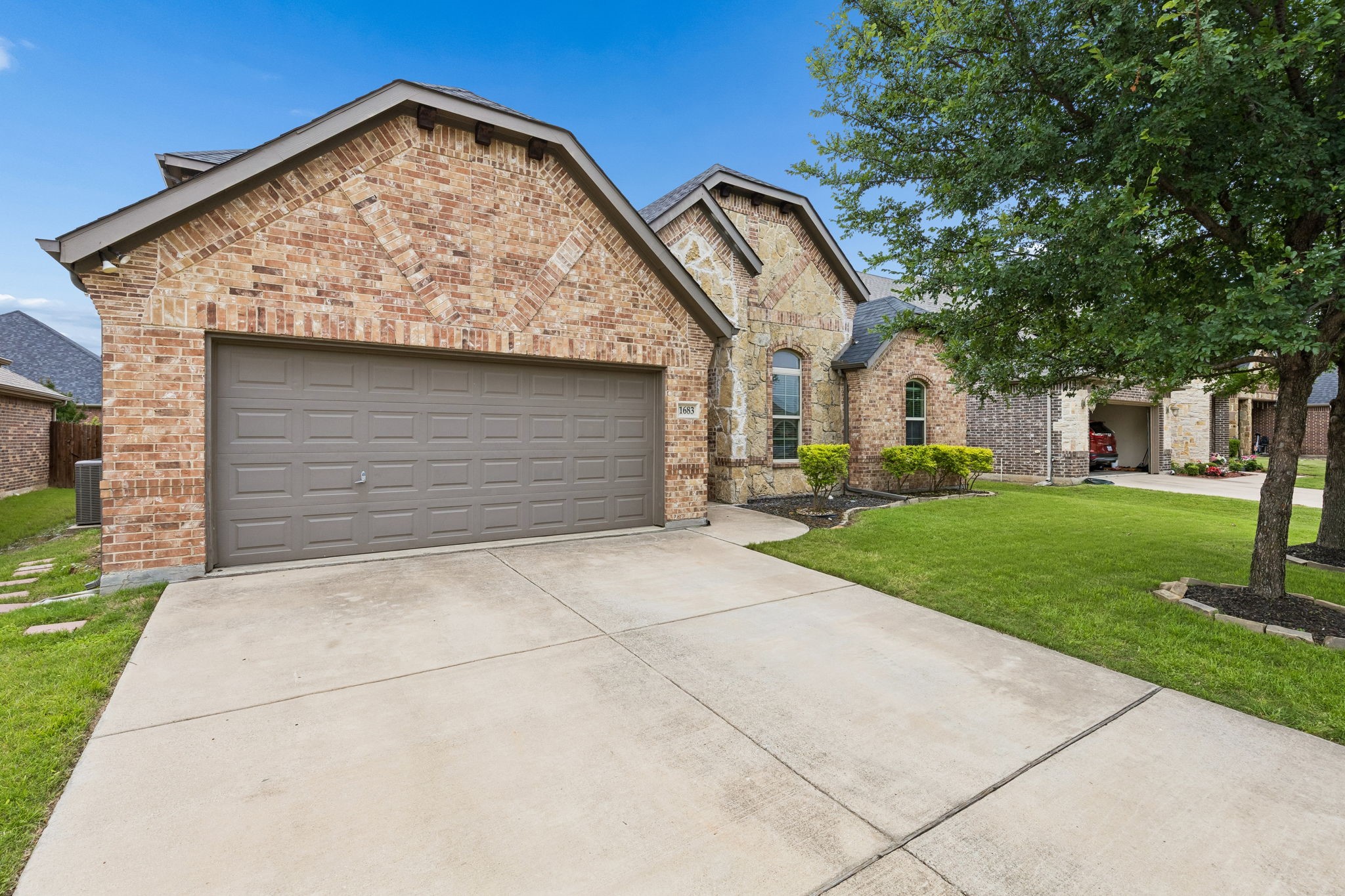 1683 St Croix Street Burleson TX 76028