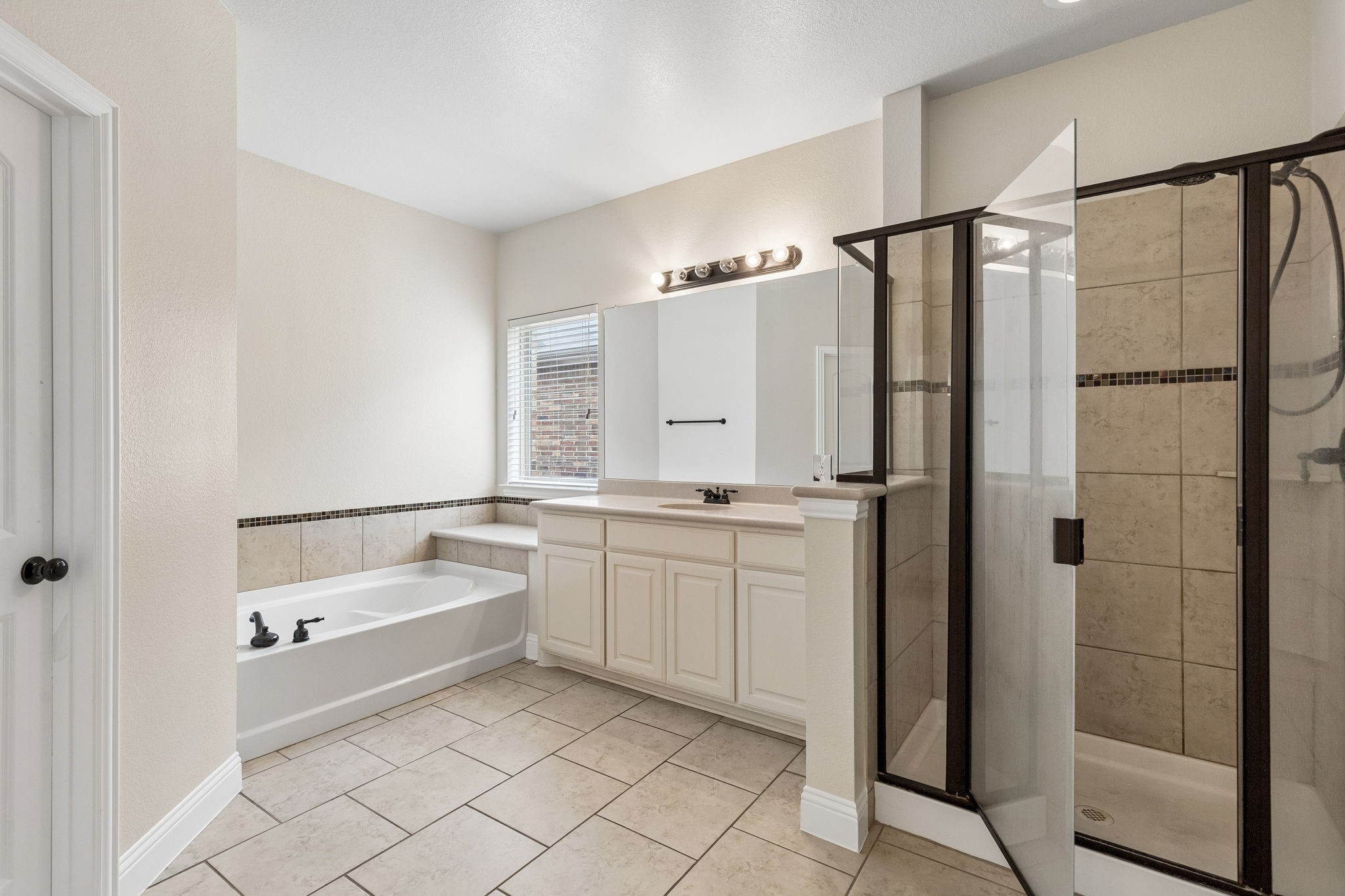 1683 St Croix Street Burleson TX 76028