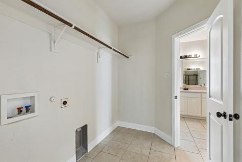 1683 St Croix Street Burleson TX 76028