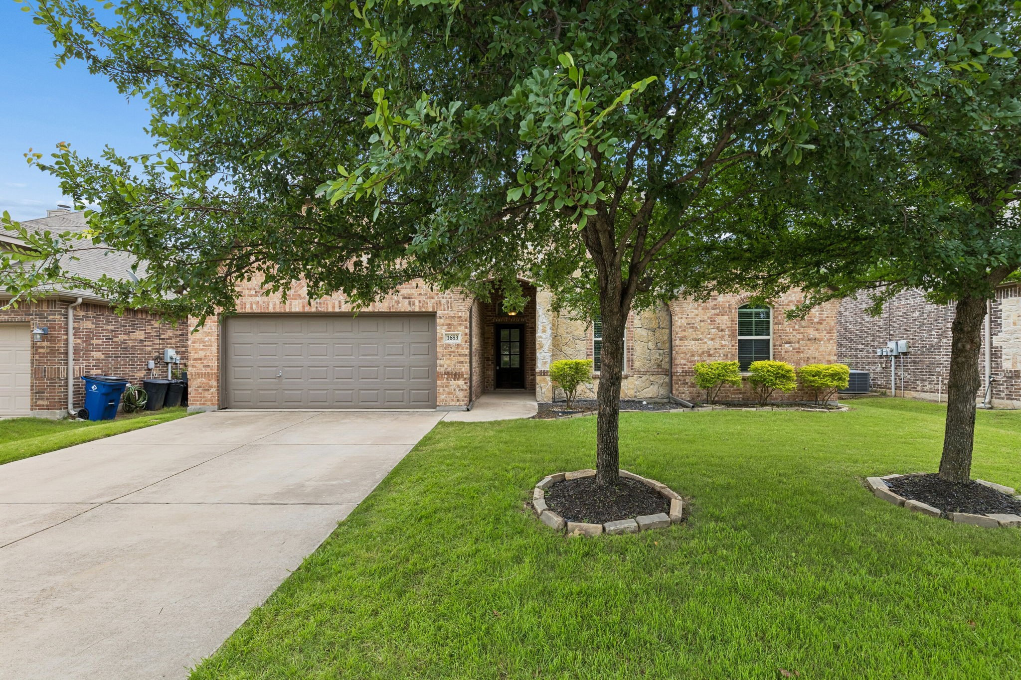 1683 St Croix Street Burleson TX 76028