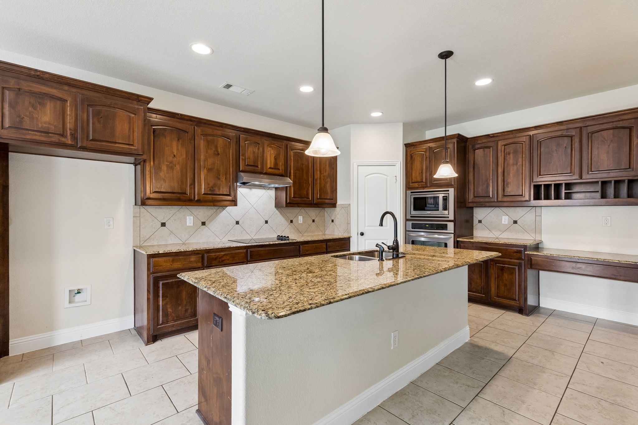 1683 St Croix Street Burleson TX 76028