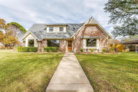 8524 Marys Creek Drive Benbrook TX 76116