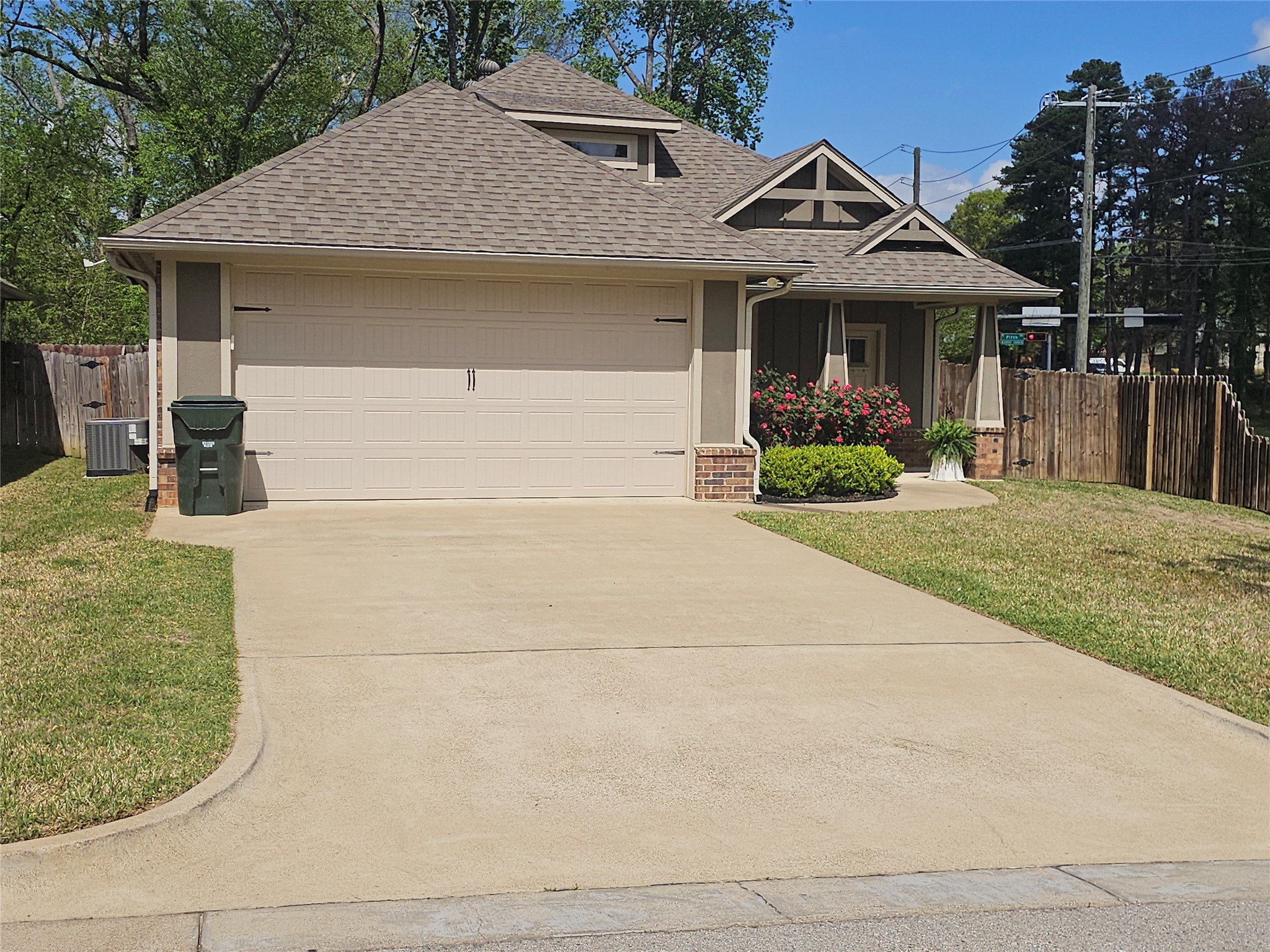 2946 Meadow Brook Trail Tyler TX 75701