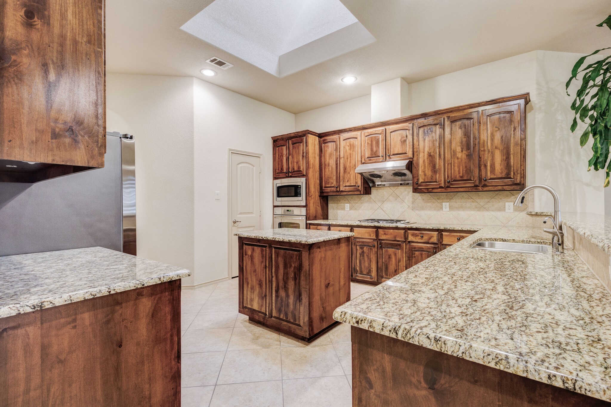 1004 Keats Drive Desoto TX 75115