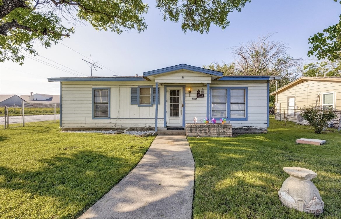 2352 Jasper Street Fort Worth TX 76106