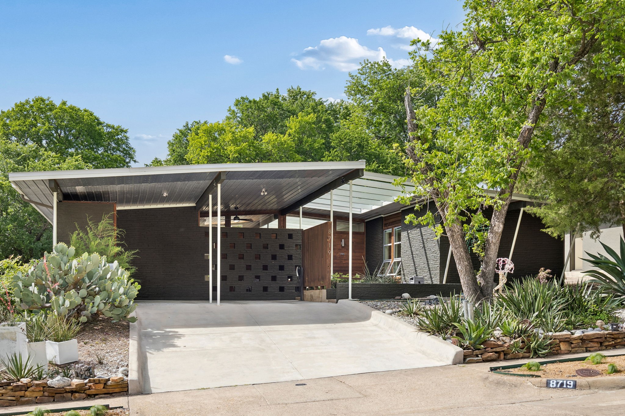 8719 Stanwood Drive Dallas TX 75228