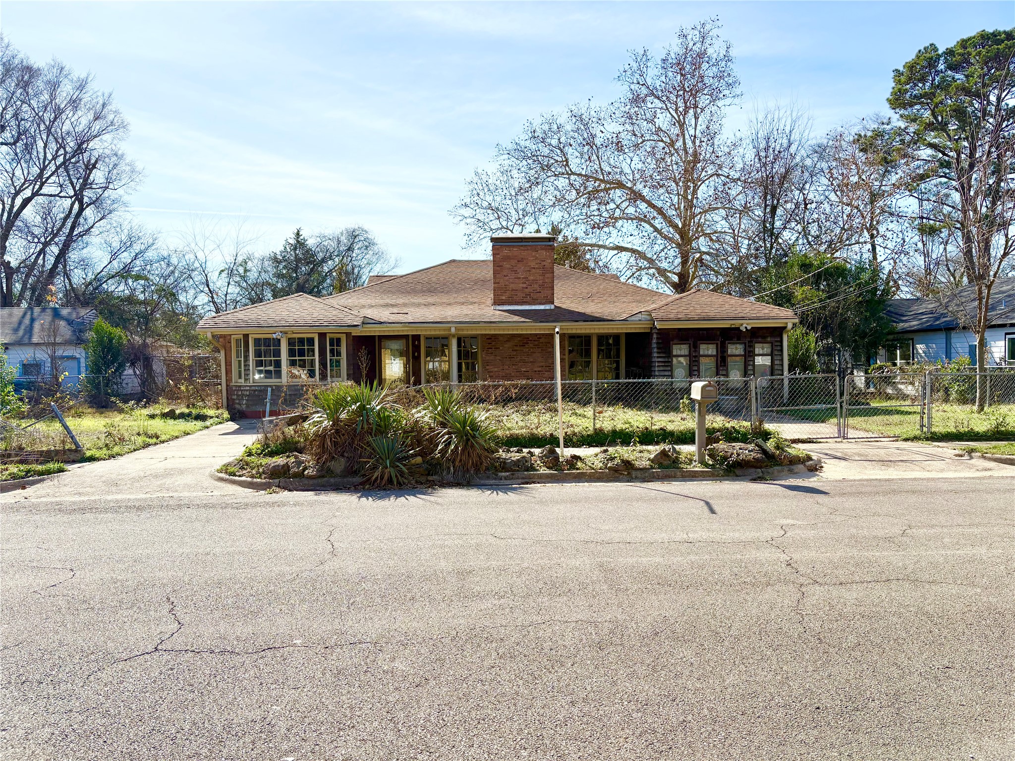 609 Hickory 1 Street Hughes Springs TX 75656