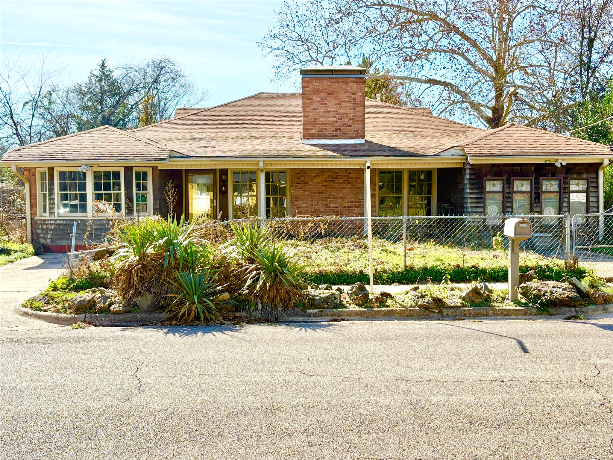 609 Hickory 1 Street Hughes Springs TX 75656