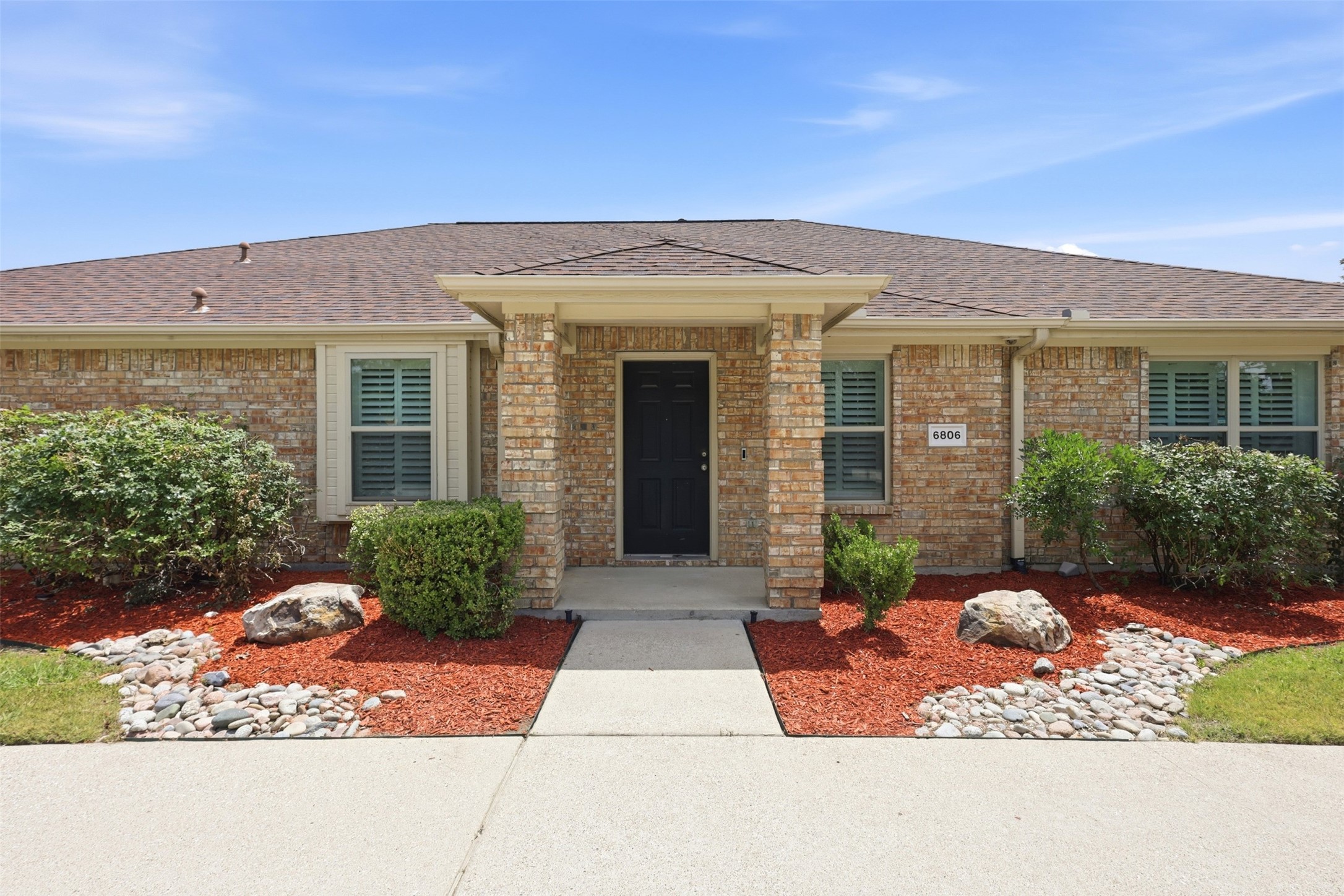 6806 Burning Bush Sachse TX 75048