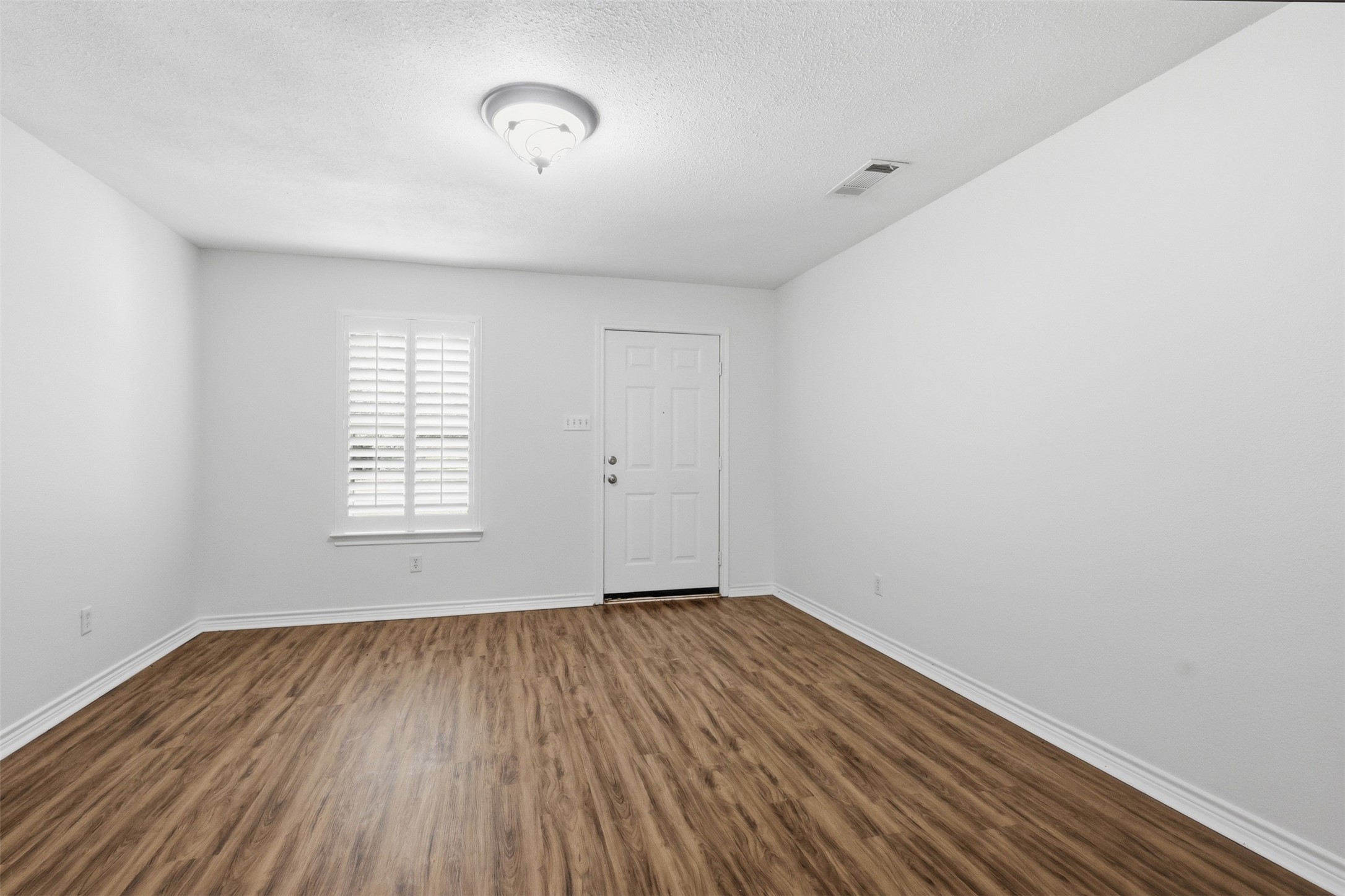 6806 Burning Bush Sachse TX 75048