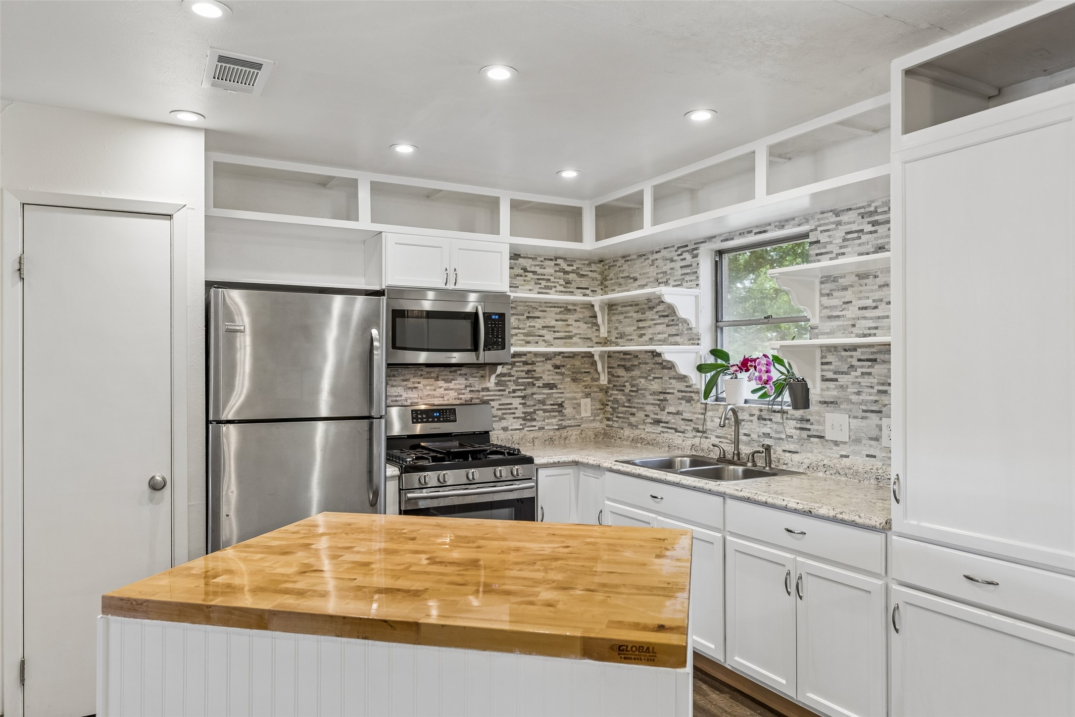 500 E Bovell Street Crowley TX 76036