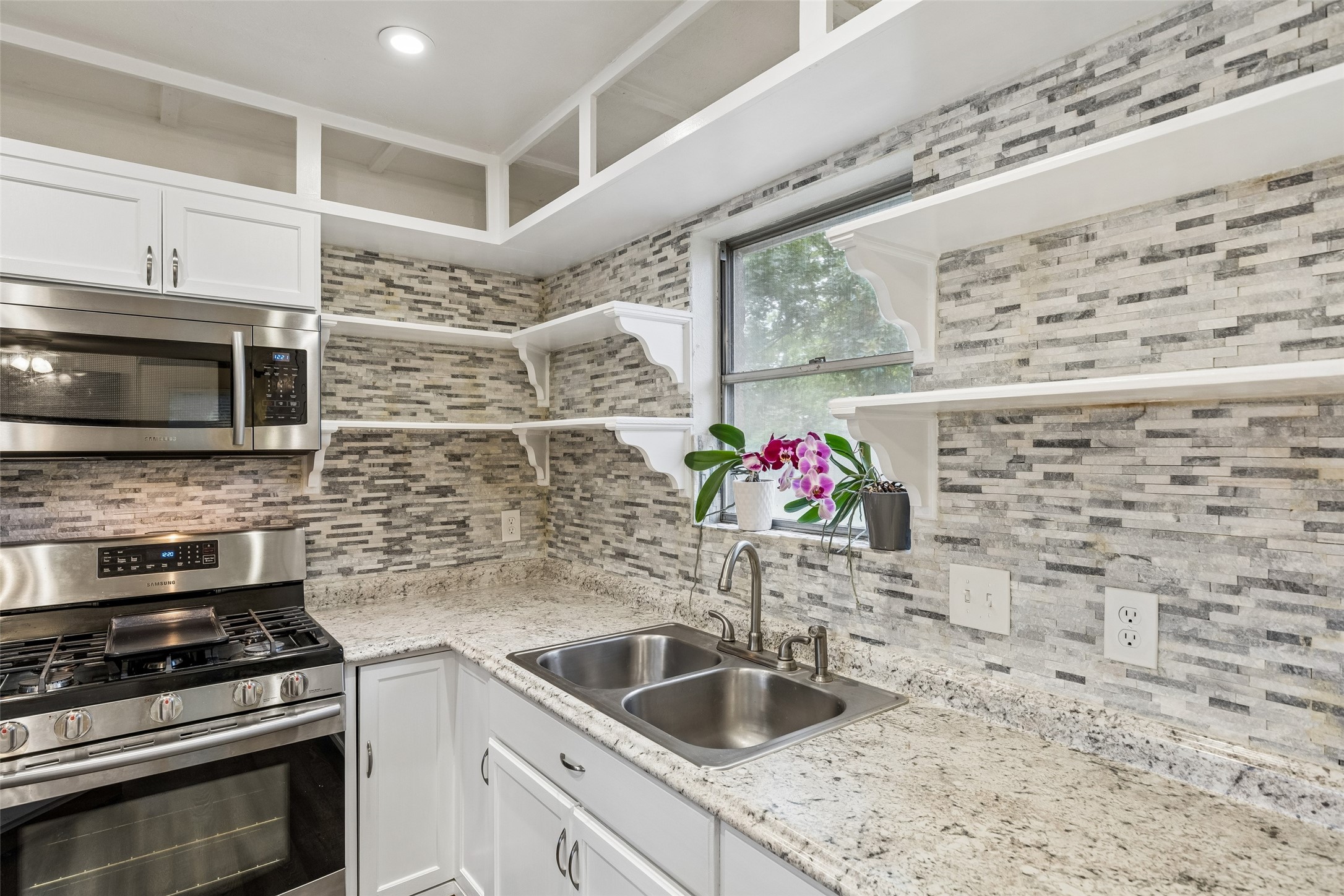 500 E Bovell Street Crowley TX 76036
