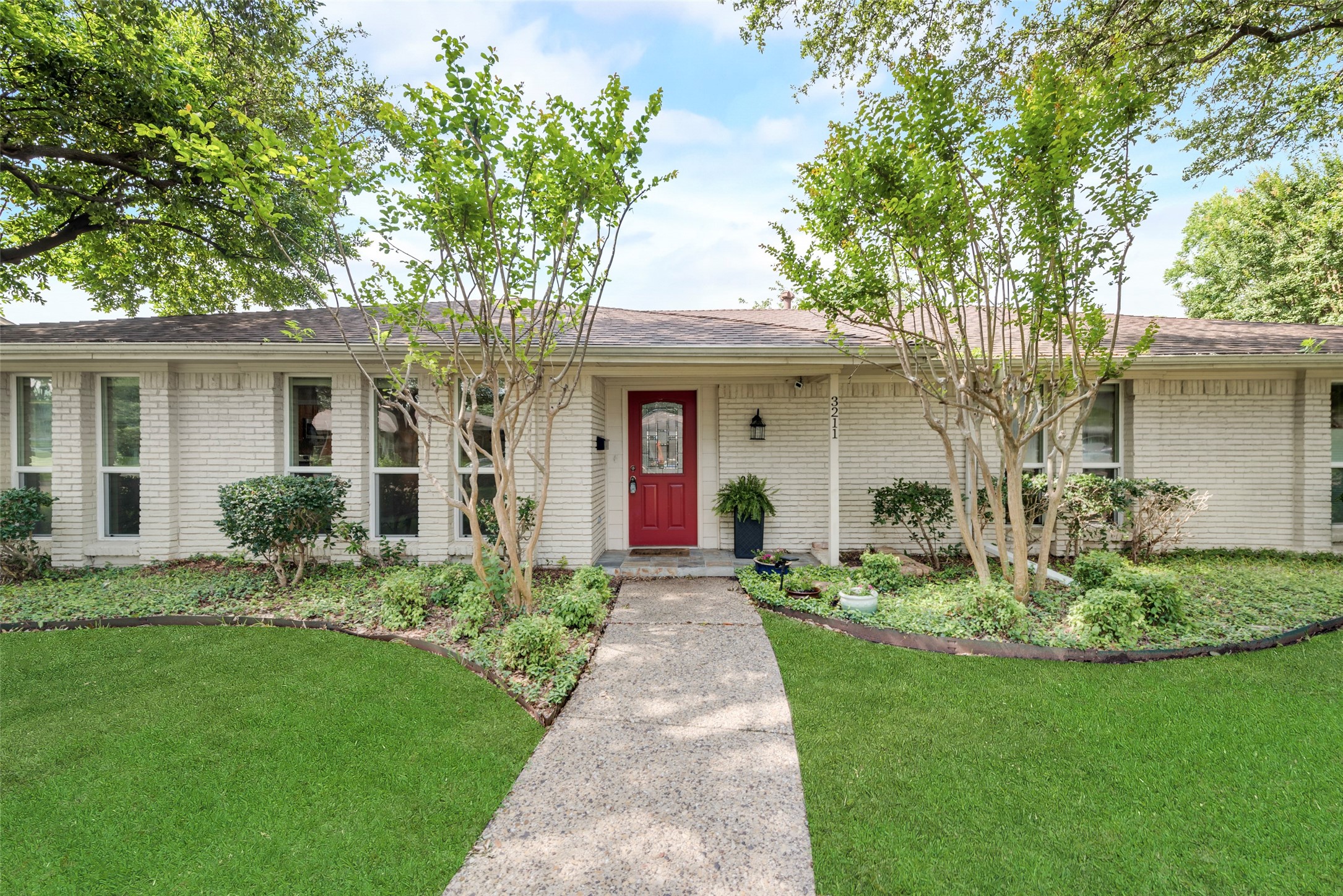 3211 Grantwood Drive Dallas TX 75229