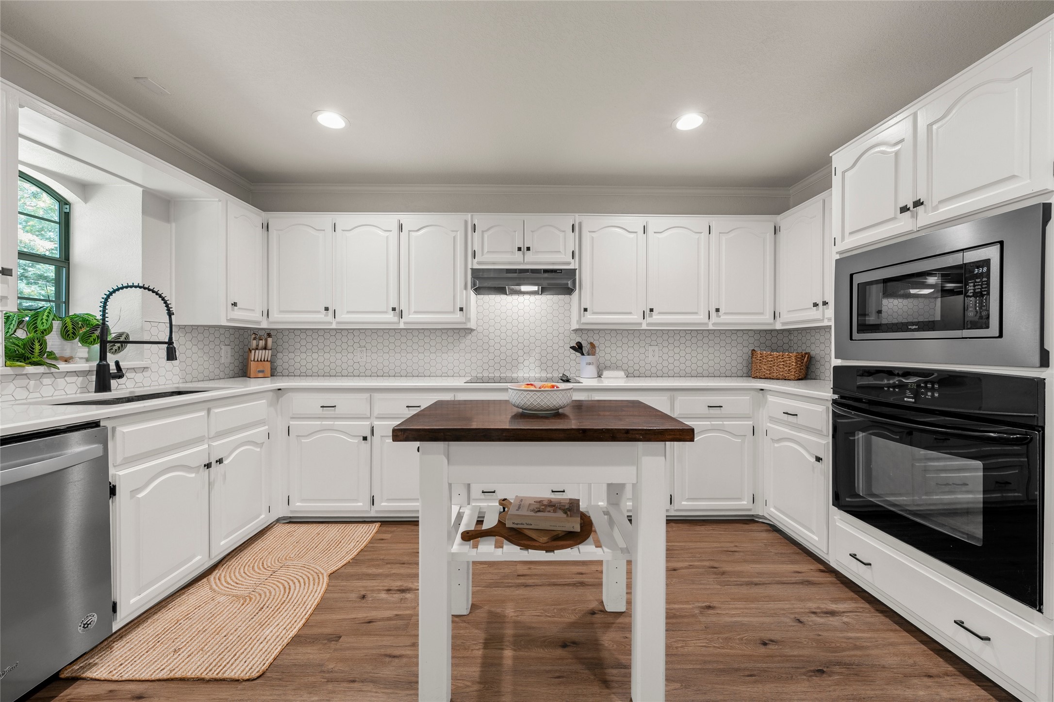 141 Bonham Drive Hewitt TX 76643