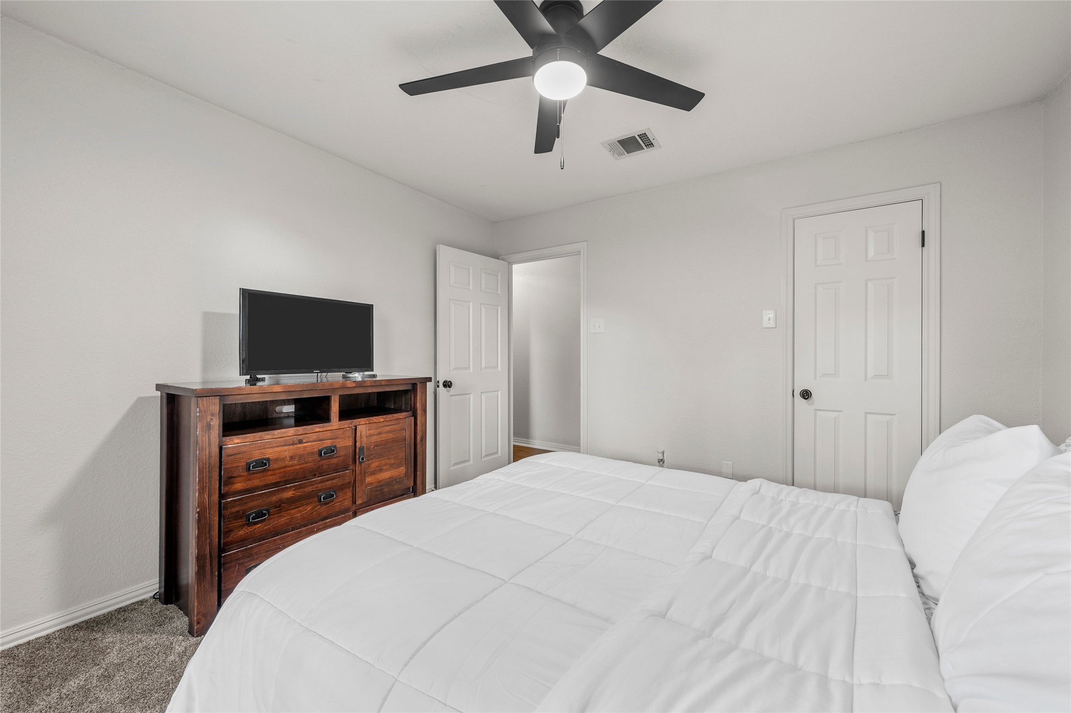 141 Bonham Drive Hewitt TX 76643