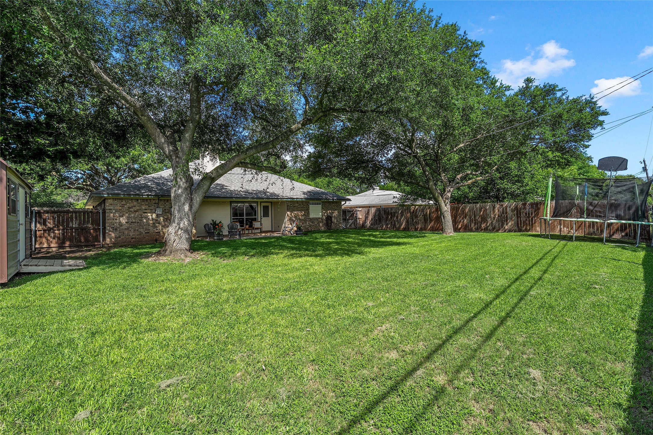 141 Bonham Drive Hewitt TX 76643