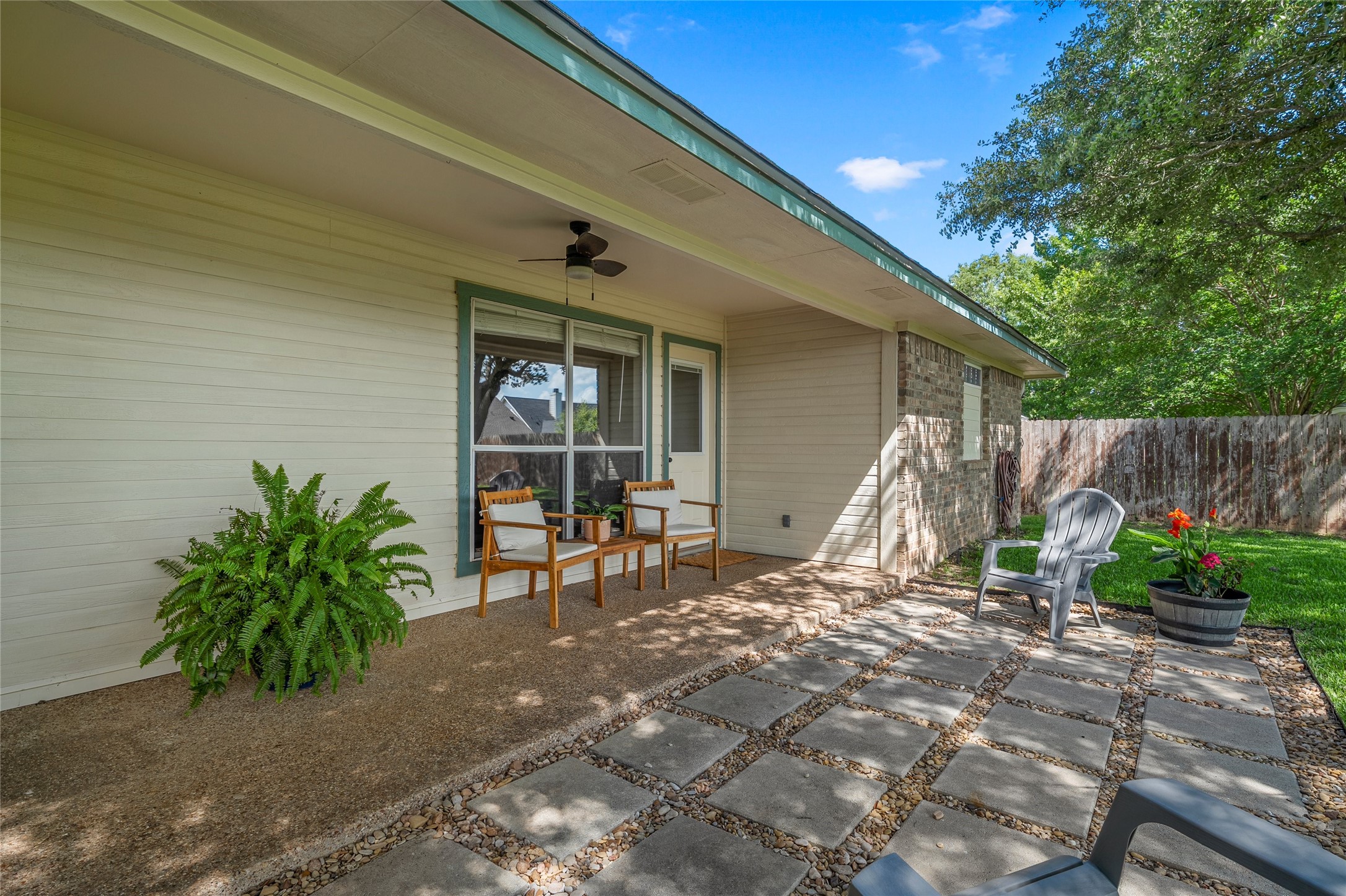 141 Bonham Drive Hewitt TX 76643