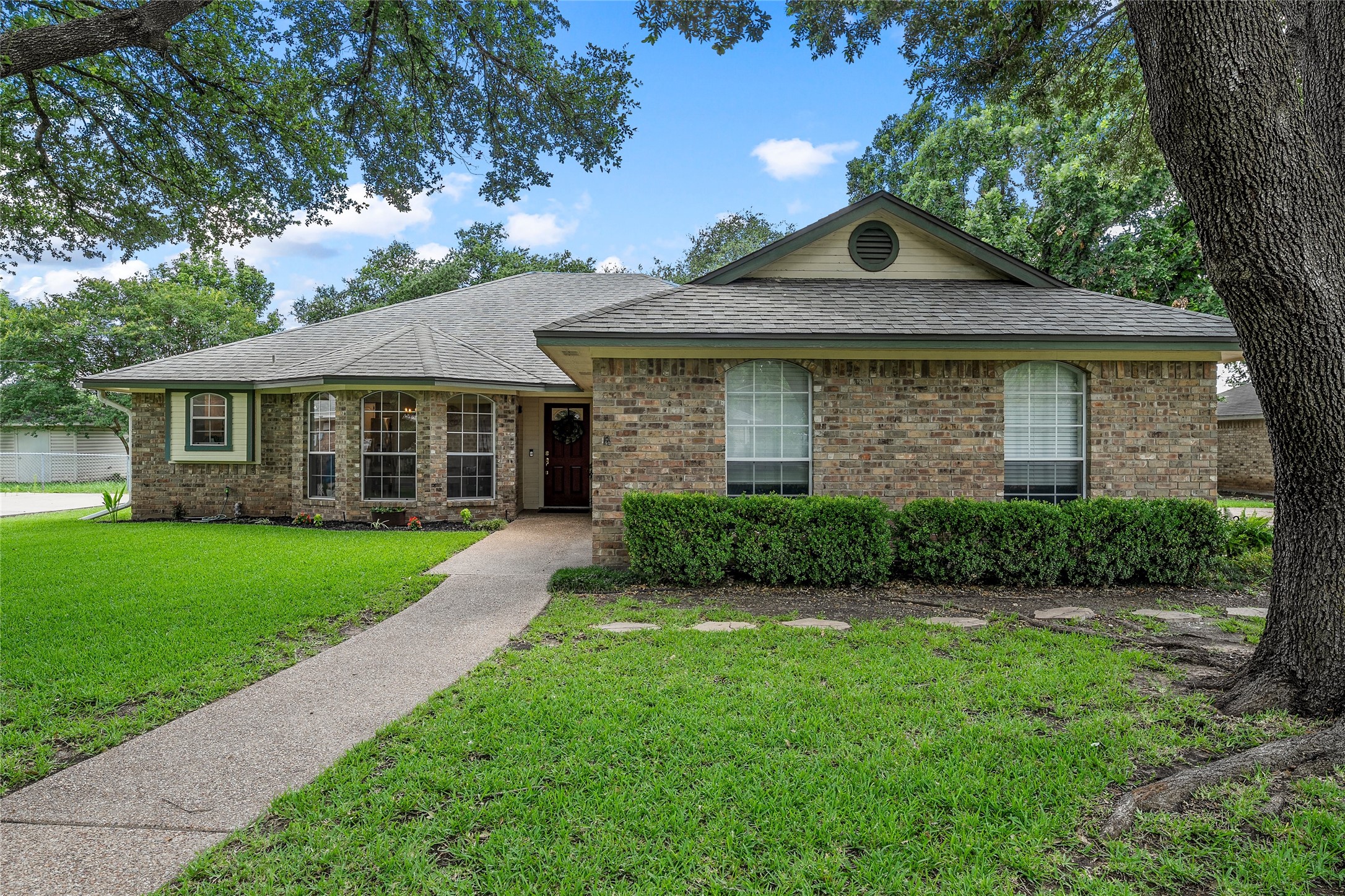 141 Bonham Drive Hewitt TX 76643