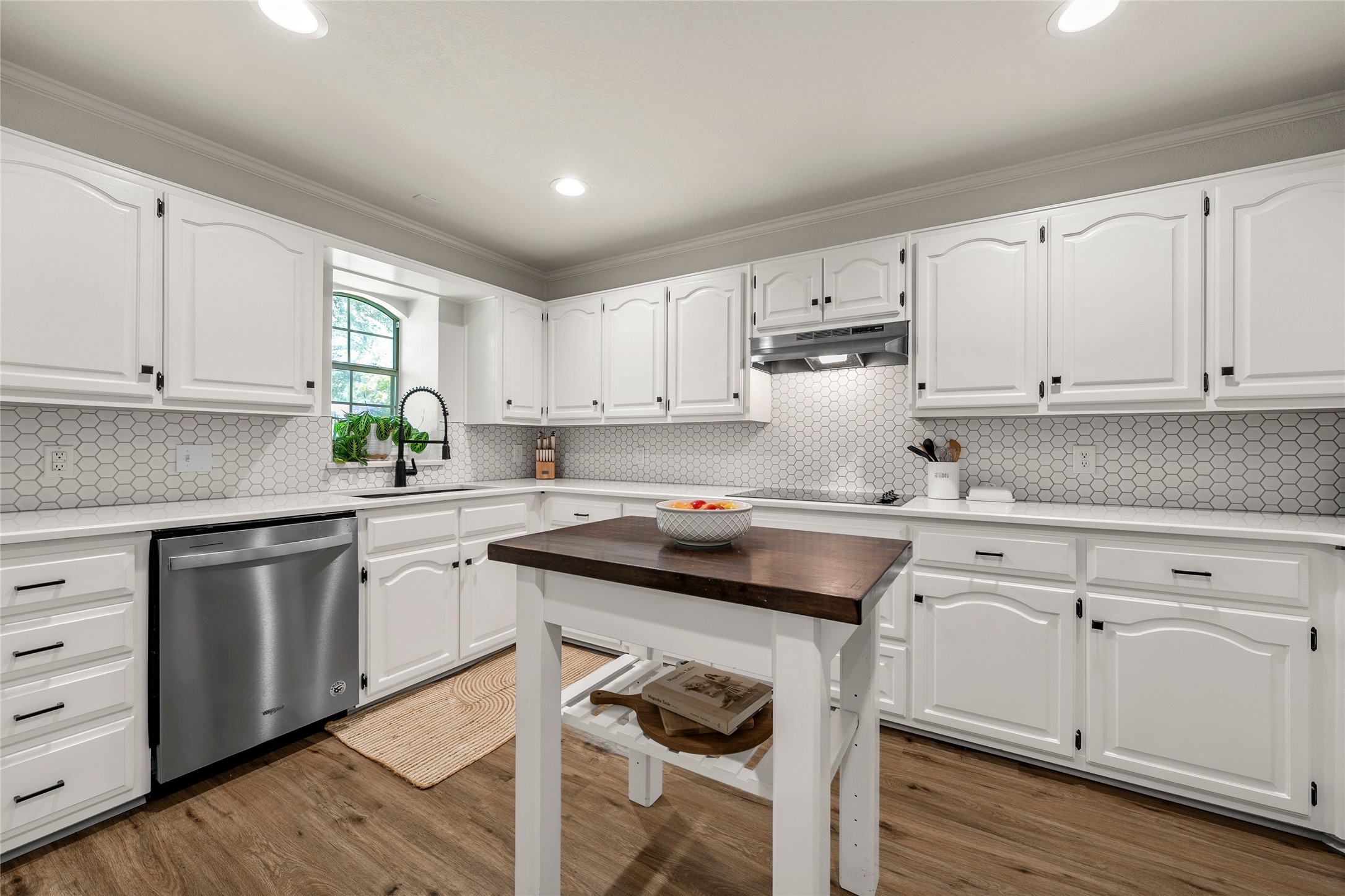 141 Bonham Drive Hewitt TX 76643
