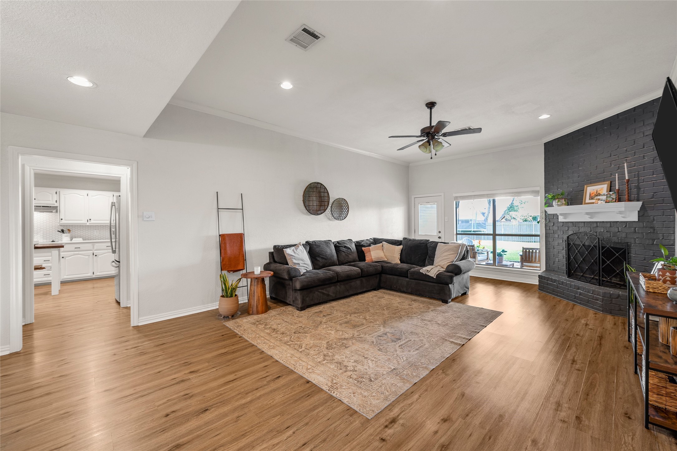 141 Bonham Drive Hewitt TX 76643