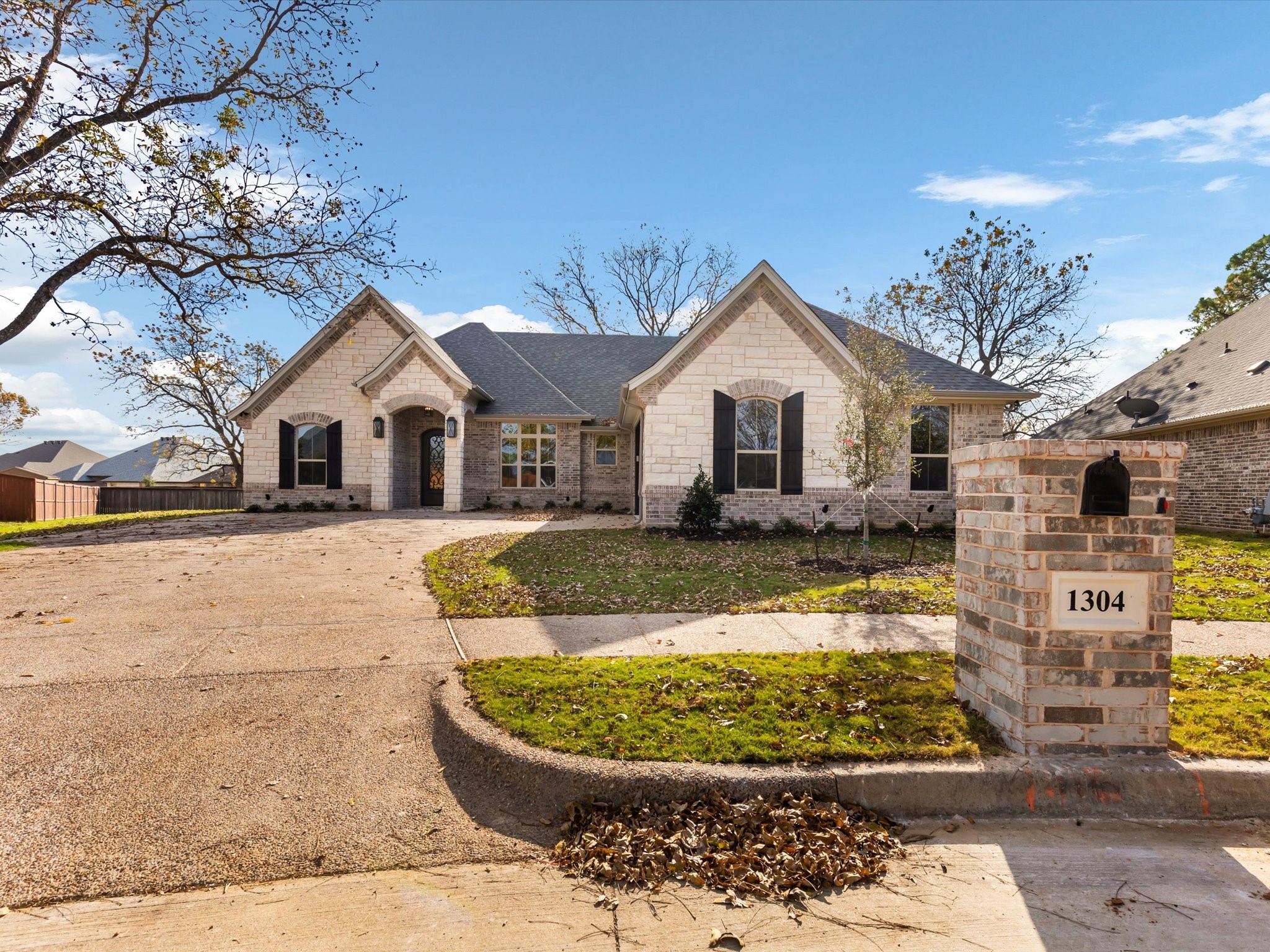 1304 Joshua Way Granbury TX 76048