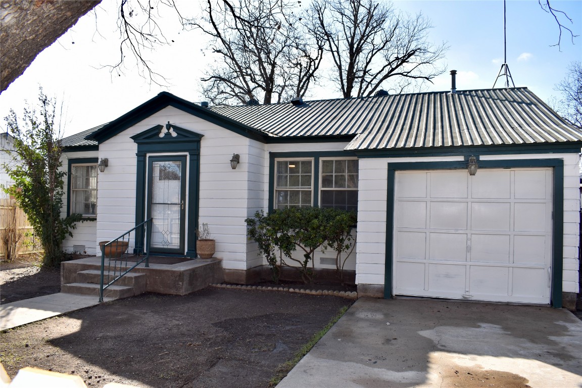 1203 N Walnut Street Brady TX 76825