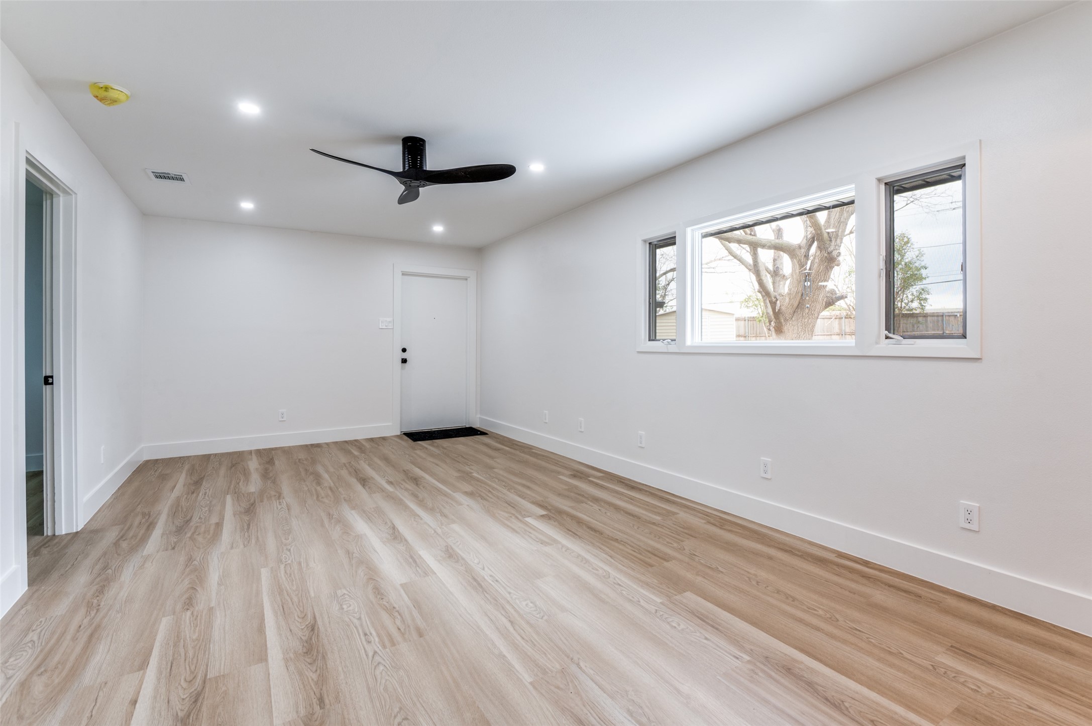 3883 Antigua Circle Dallas TX 75244
