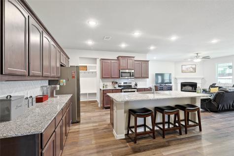 808 Feather Edge Springtown TX 76082
