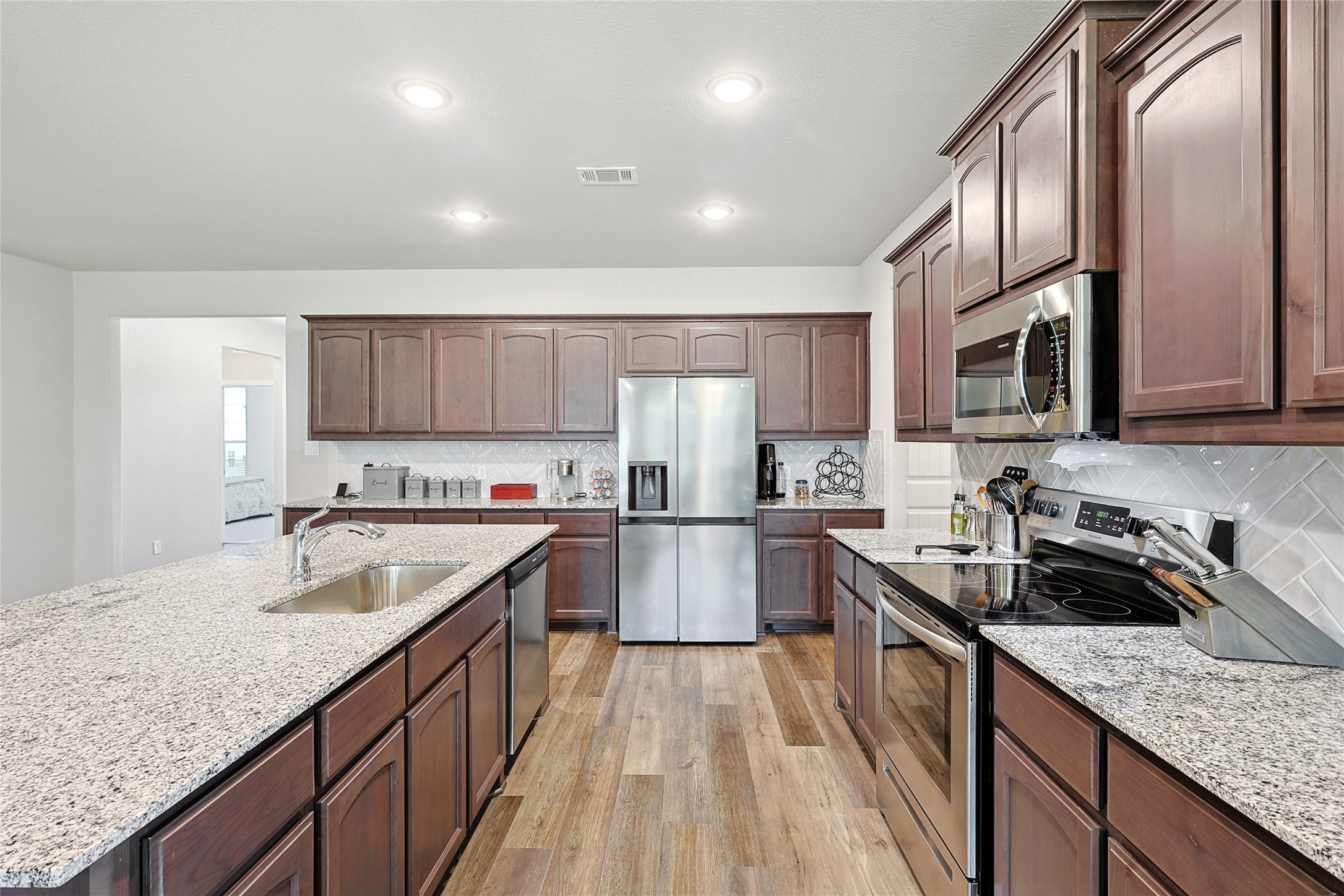 808 Feather Edge Springtown TX 76082